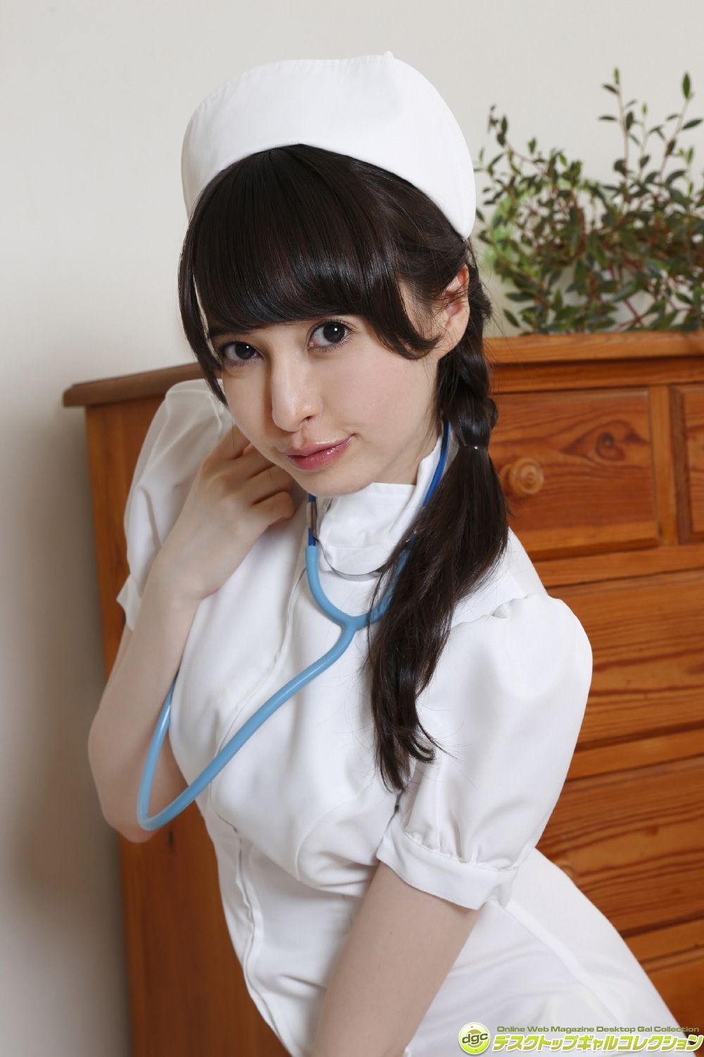 西田藍《コスプレ大好きなハーフのインテリ美少女！》 [DGC] NO.1270