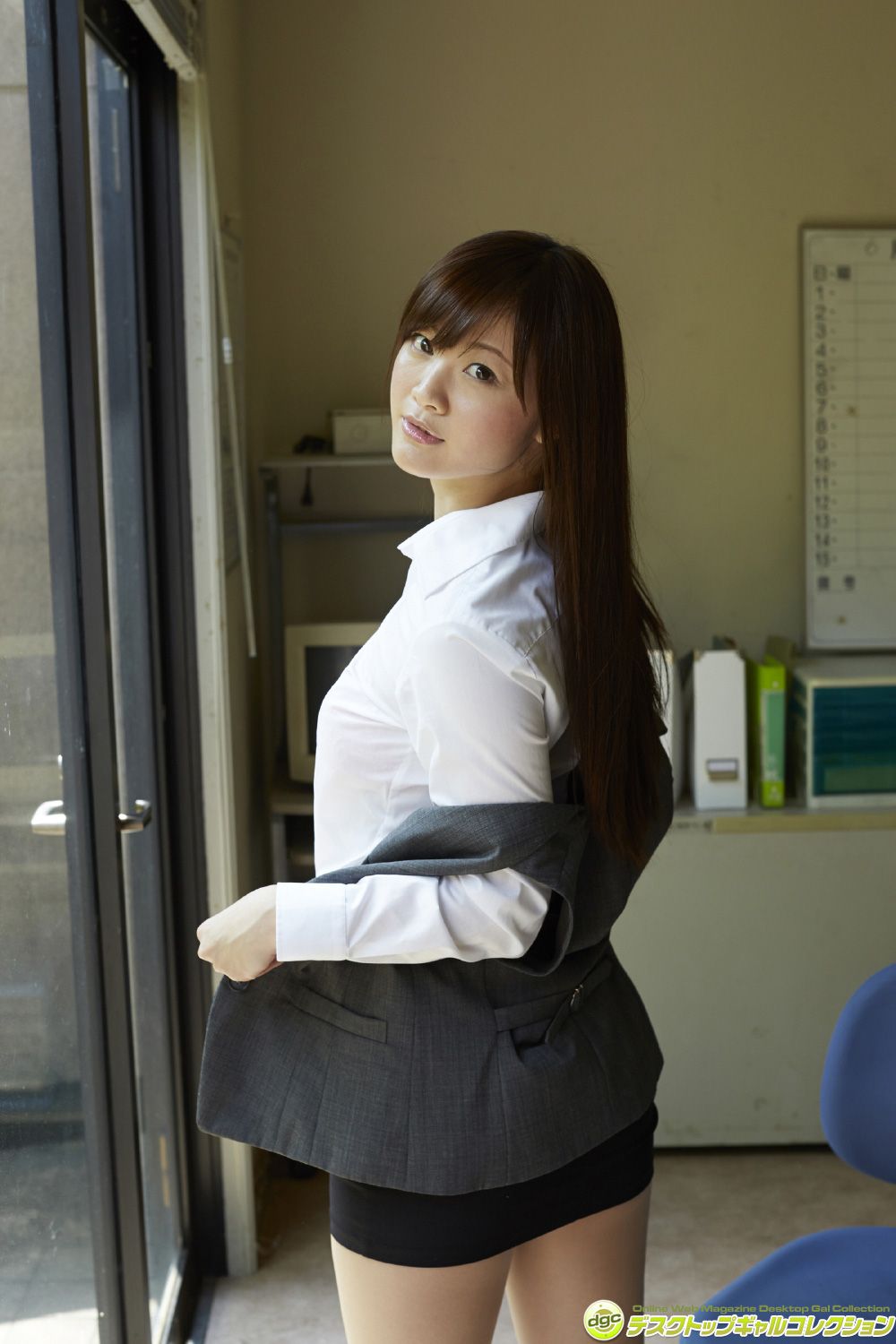 平林あずみ《可愛らしいルックスの真ん丸美尻クイーン！》 [DGC] NO.1271