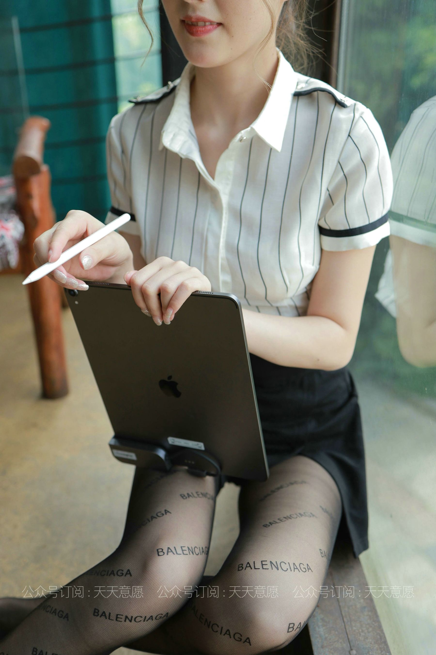 [IESS异思趣向]  模特：九妹《最美职业装》
