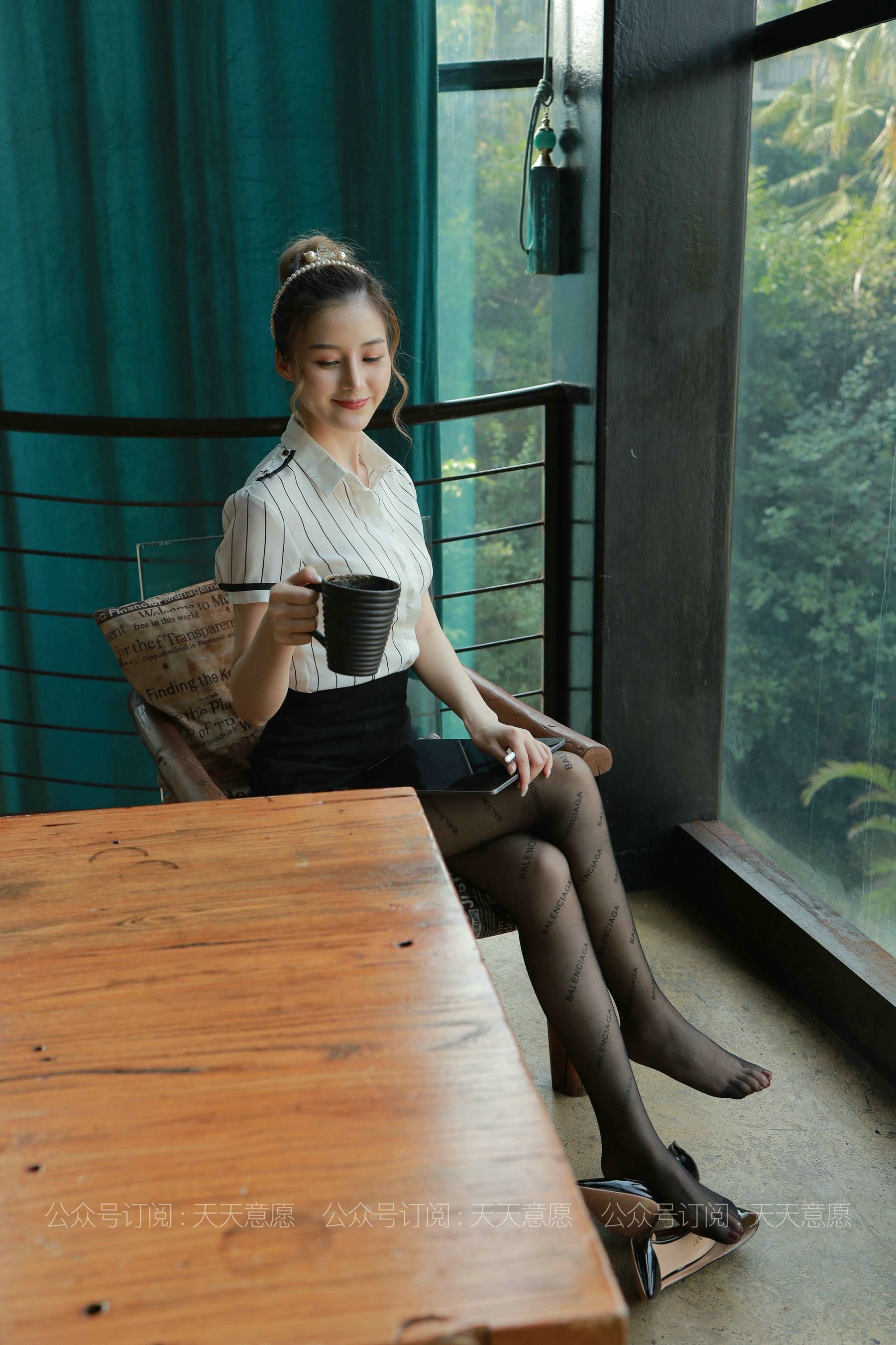 [IESS异思趣向]  模特：九妹《最美职业装》