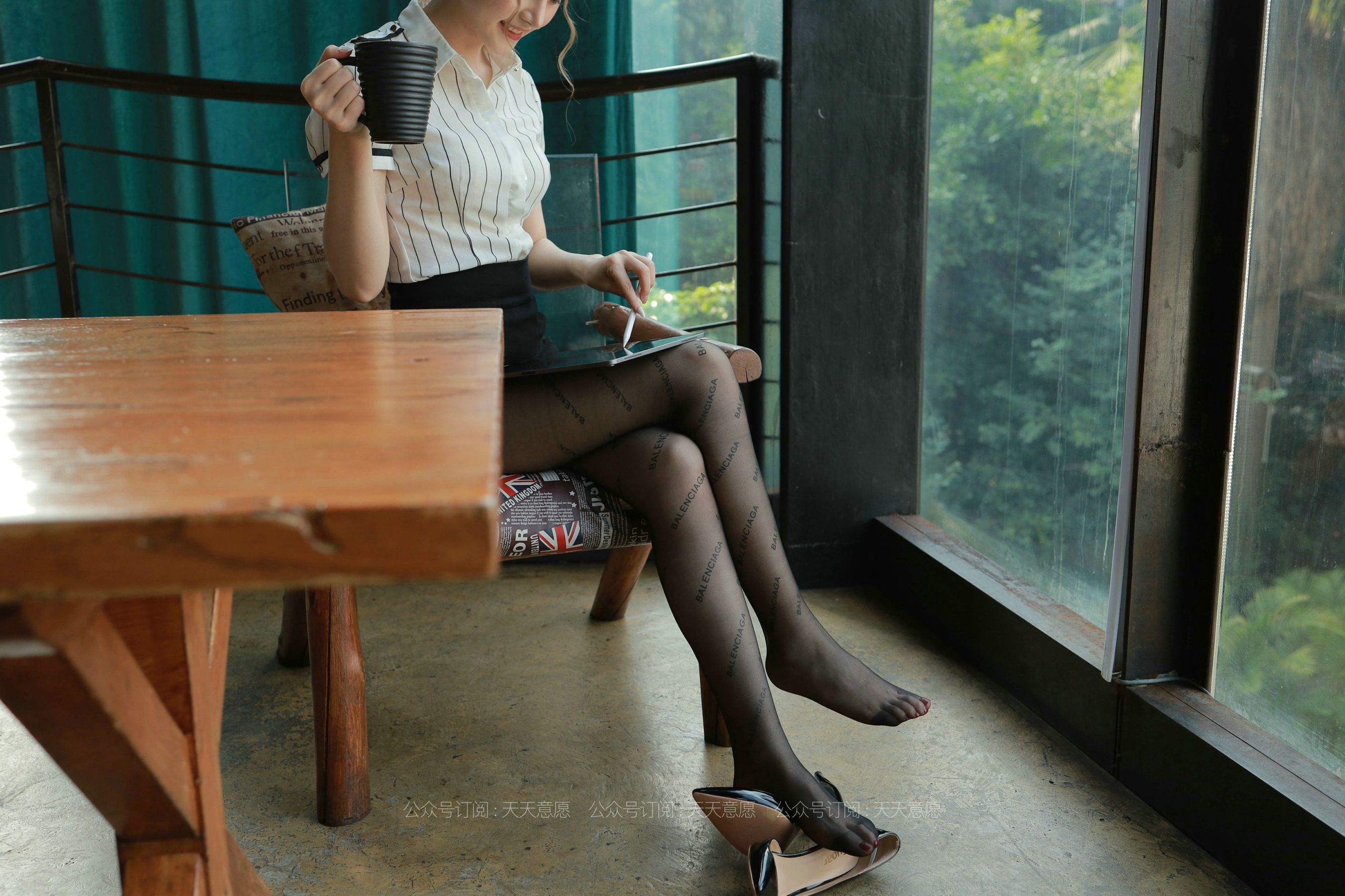[IESS异思趣向]  模特：九妹《最美职业装》