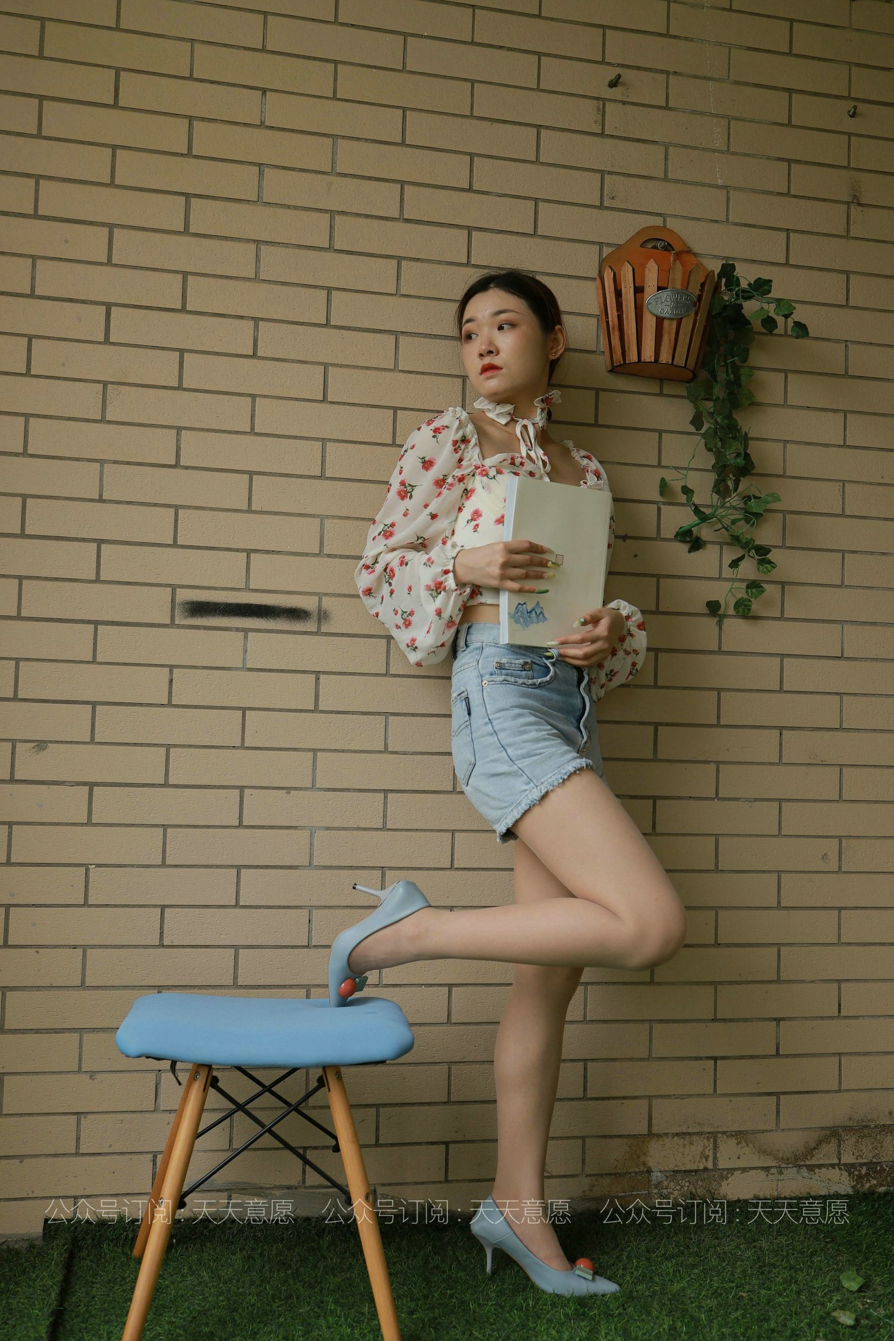 [IESS异思趣向]  模特：可可《法式碎花裙》