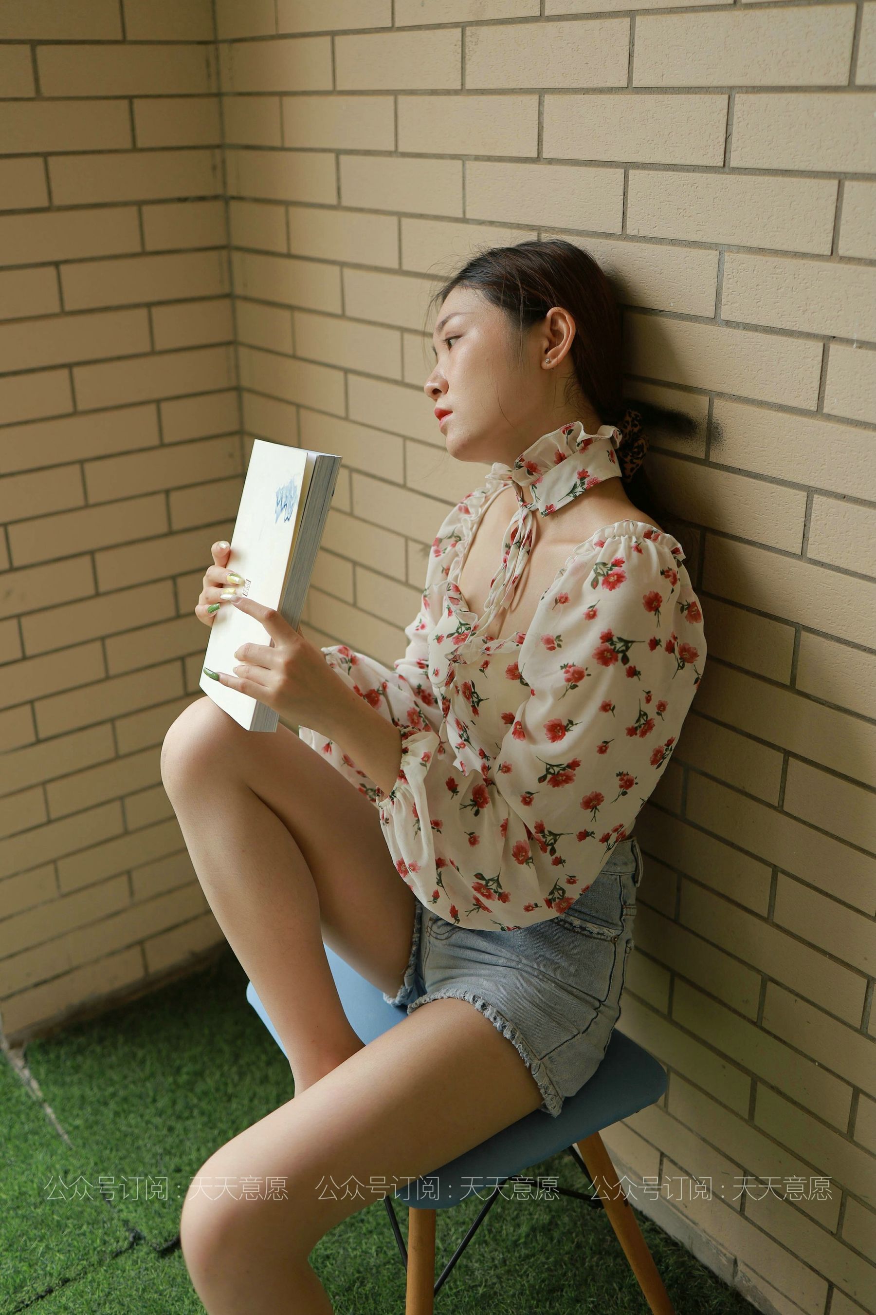 [IESS异思趣向]  模特：可可《法式碎花裙》
