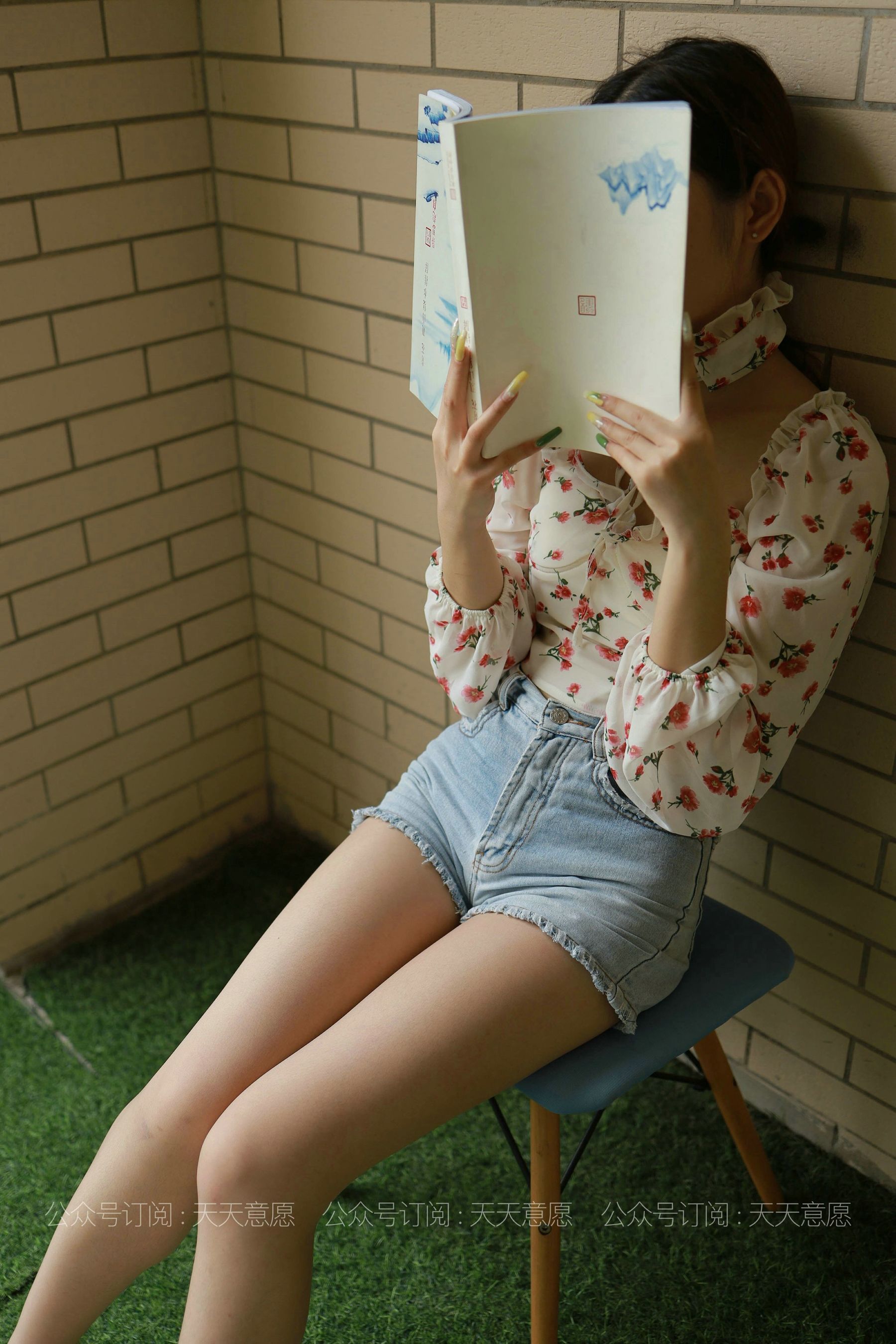 [IESS异思趣向]  模特：可可《法式碎花裙》