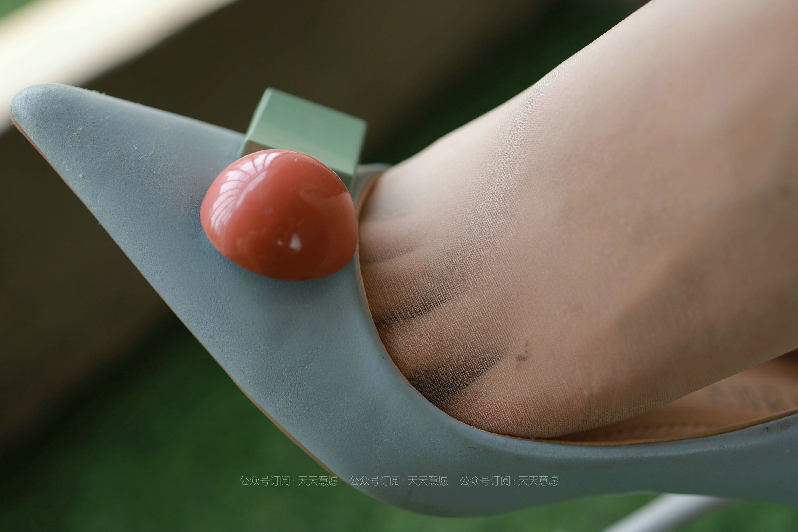 [IESS异思趣向]  模特：可可《法式碎花裙》