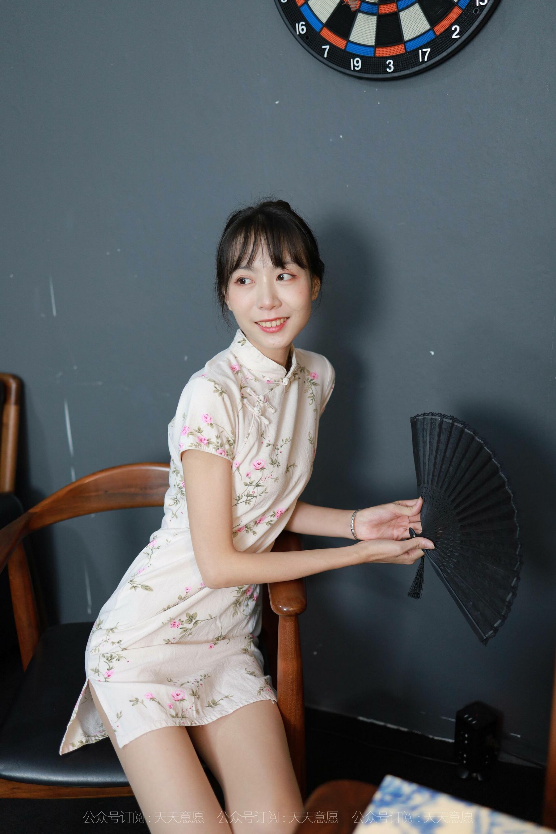 [IESS异思趣向]  模特：团团《长腿旗袍》