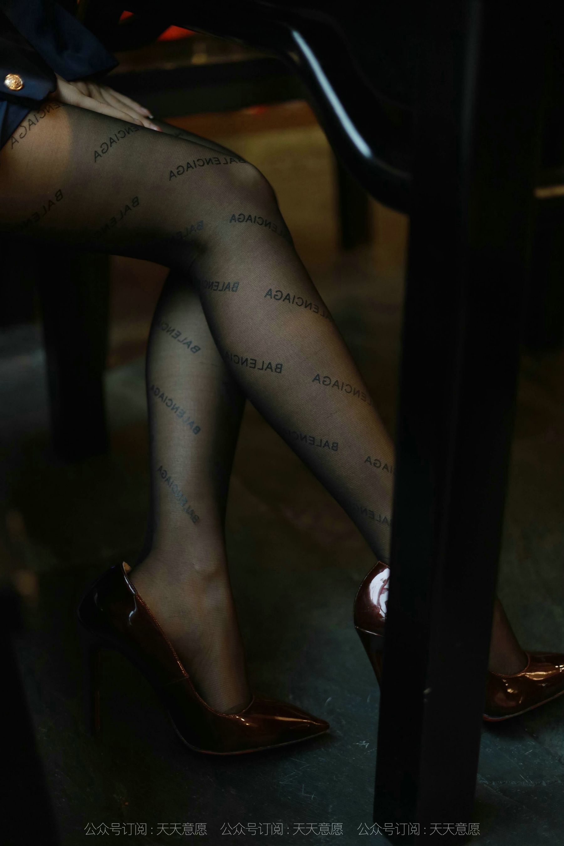 [IESS异思趣向]  模特：婉苹《OL性感包臀裙》