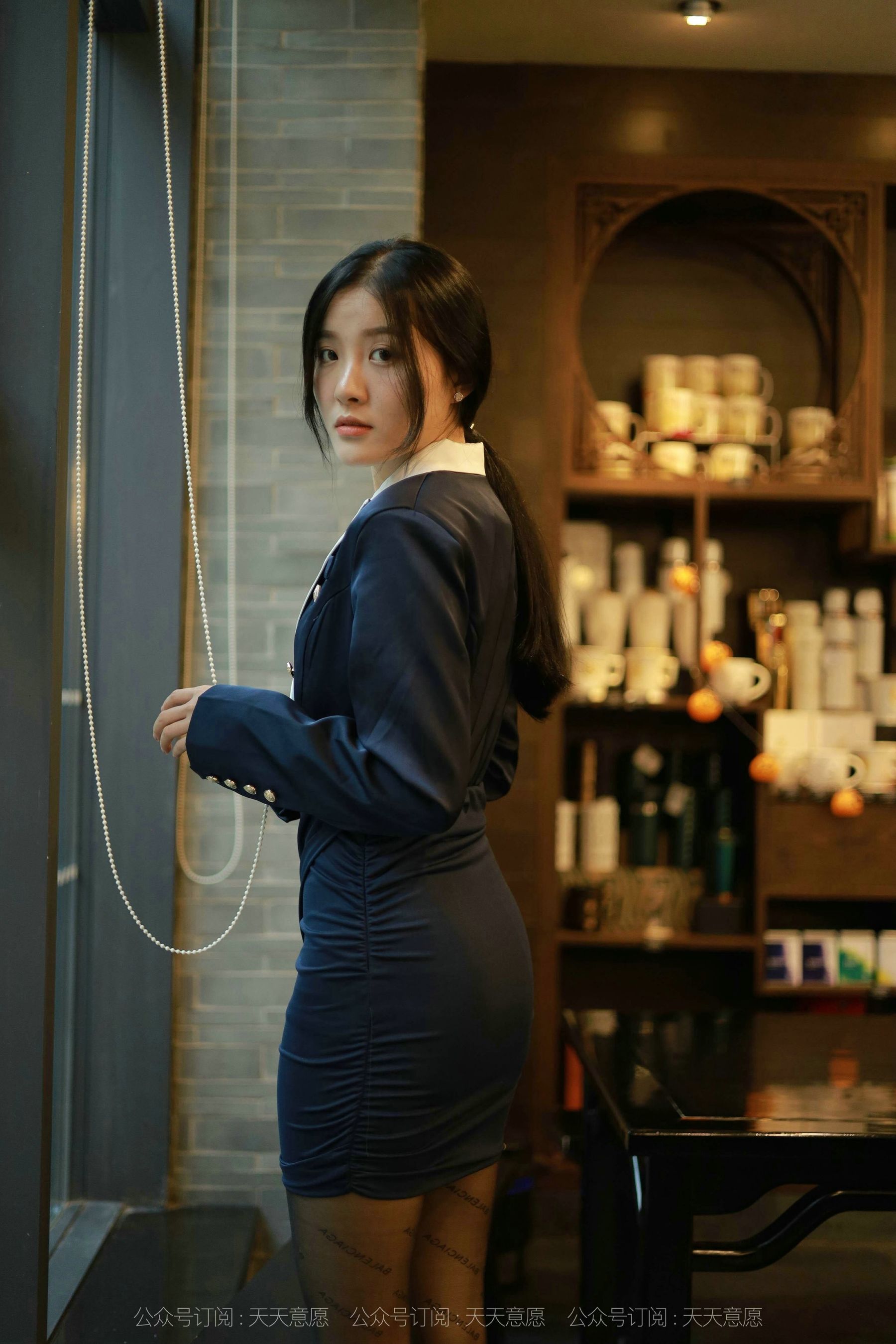 [IESS异思趣向]  模特：婉苹《OL性感包臀裙》