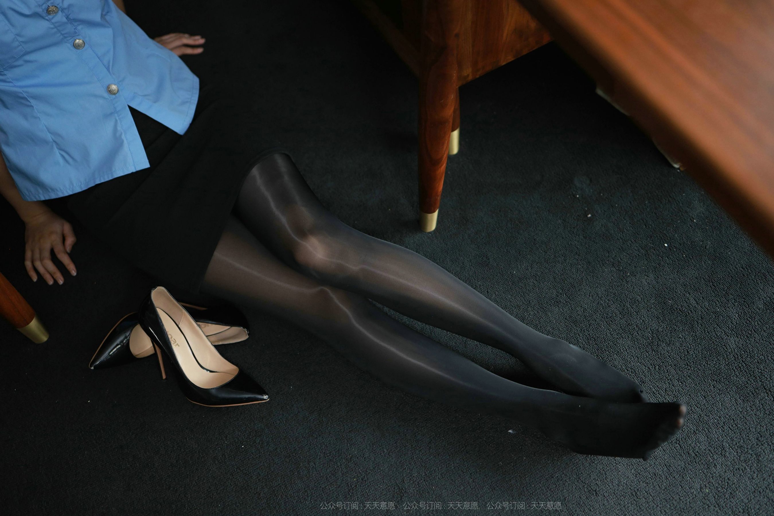 [IESS异思趣向]  模特：婉苹《暗夜里的制服》