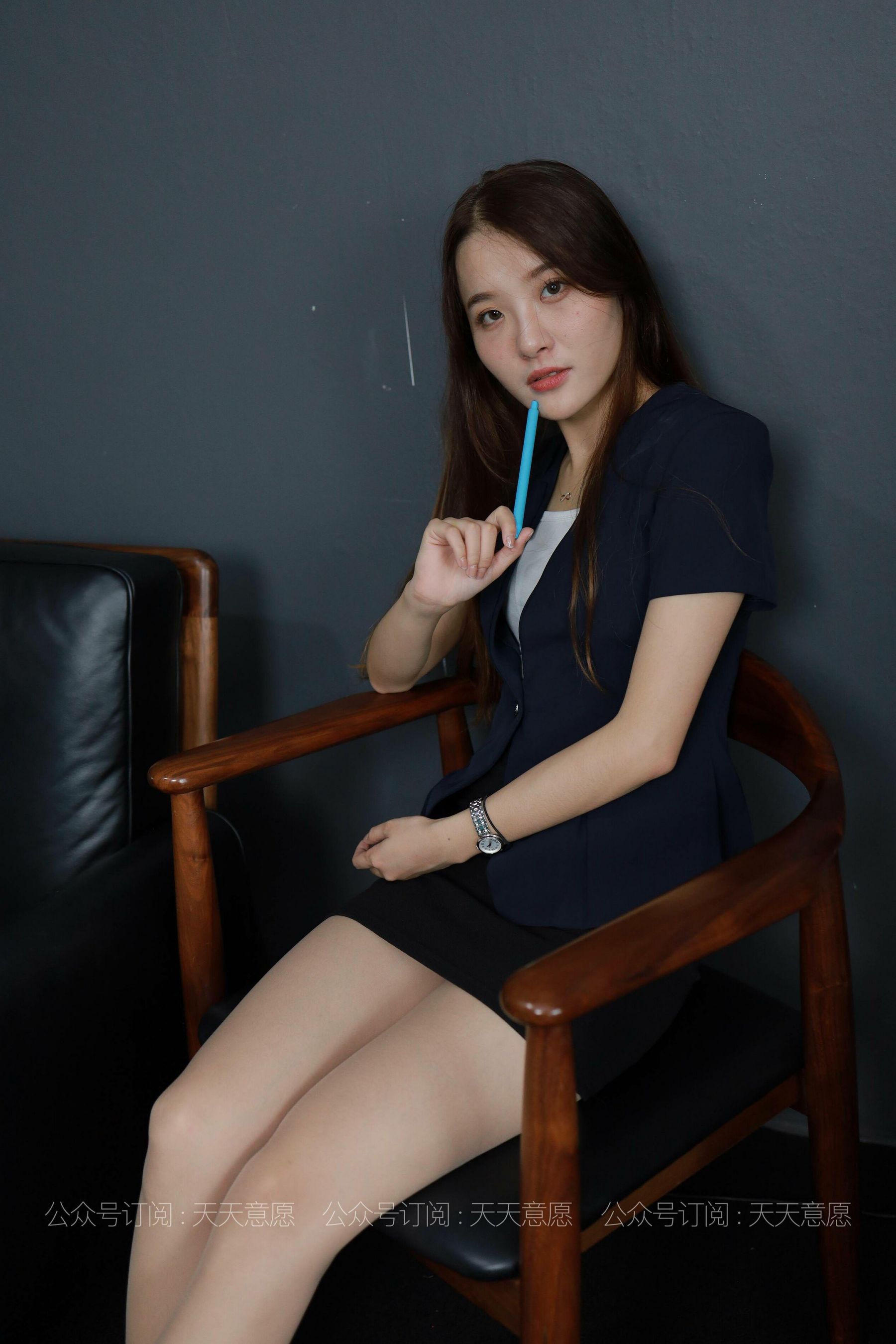 [IESS异思趣向]  模特：婉苹《最美女职员》