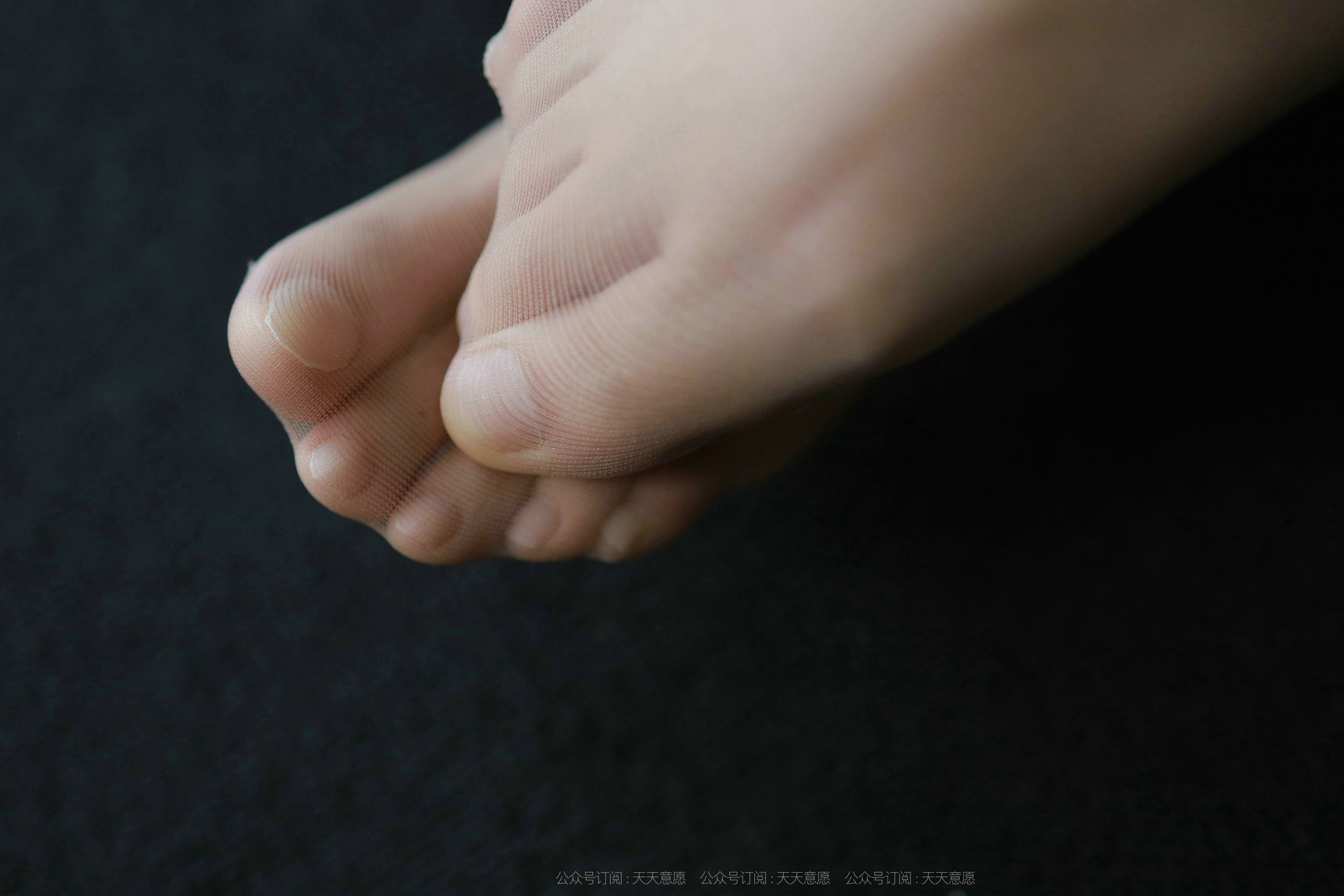 [IESS异思趣向]  模特：婉苹《温柔的碎花裙》