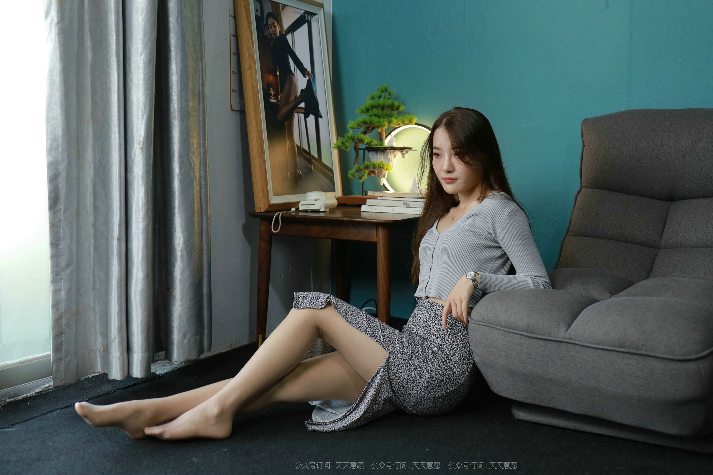 [IESS异思趣向]  模特：婉苹《温柔的碎花裙》