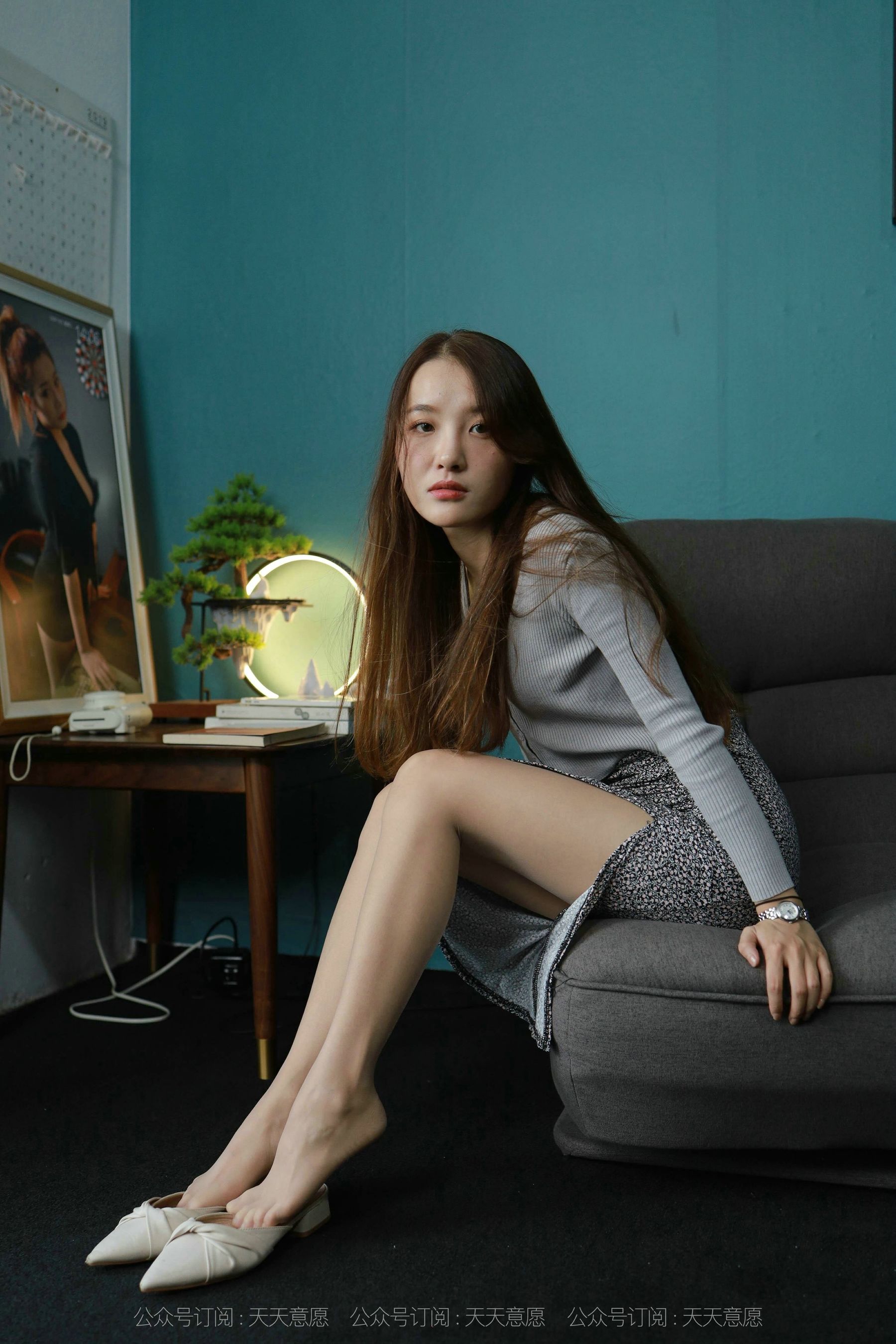 [IESS异思趣向]  模特：婉苹《温柔的碎花裙》