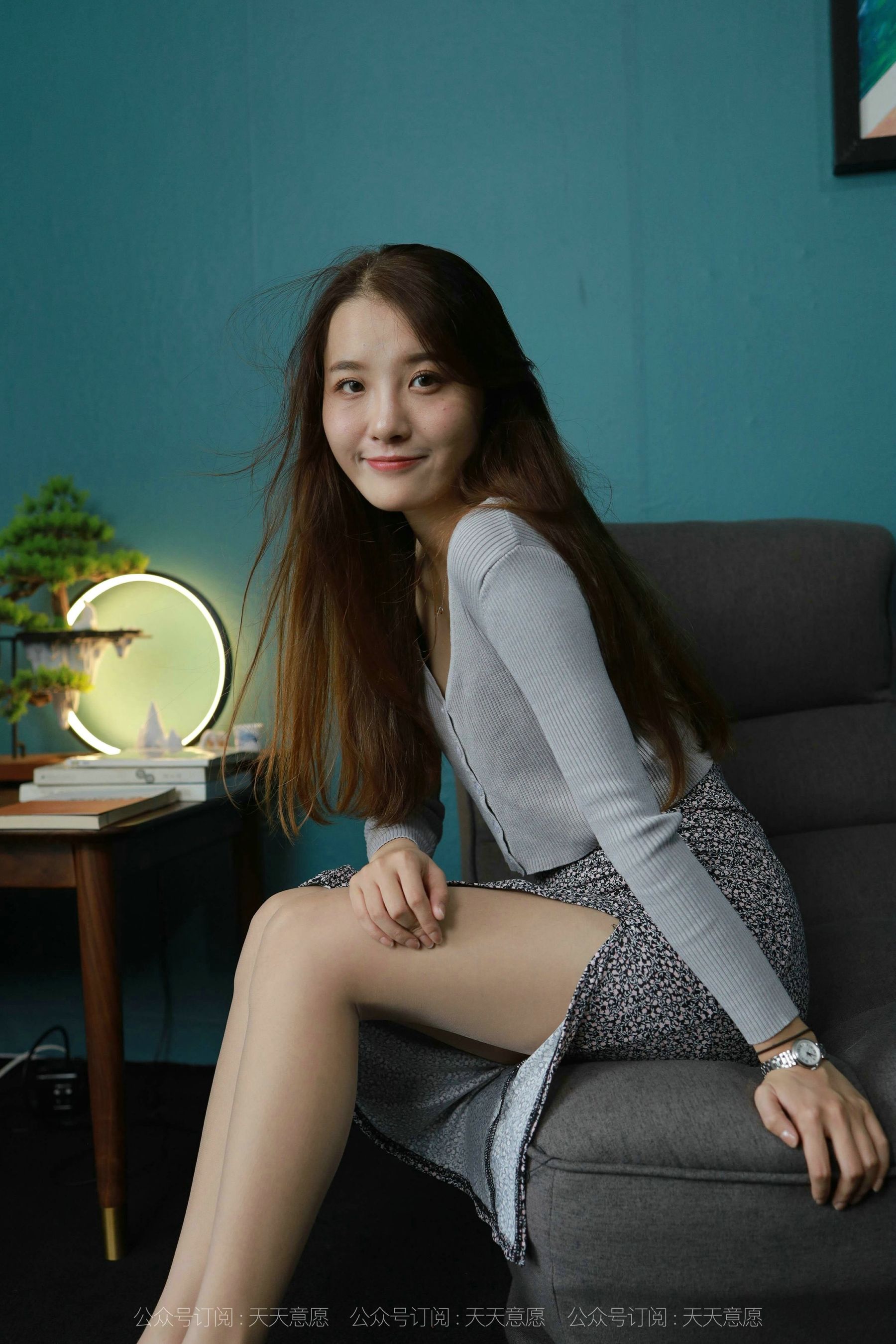[IESS异思趣向]  模特：婉苹《温柔的碎花裙》