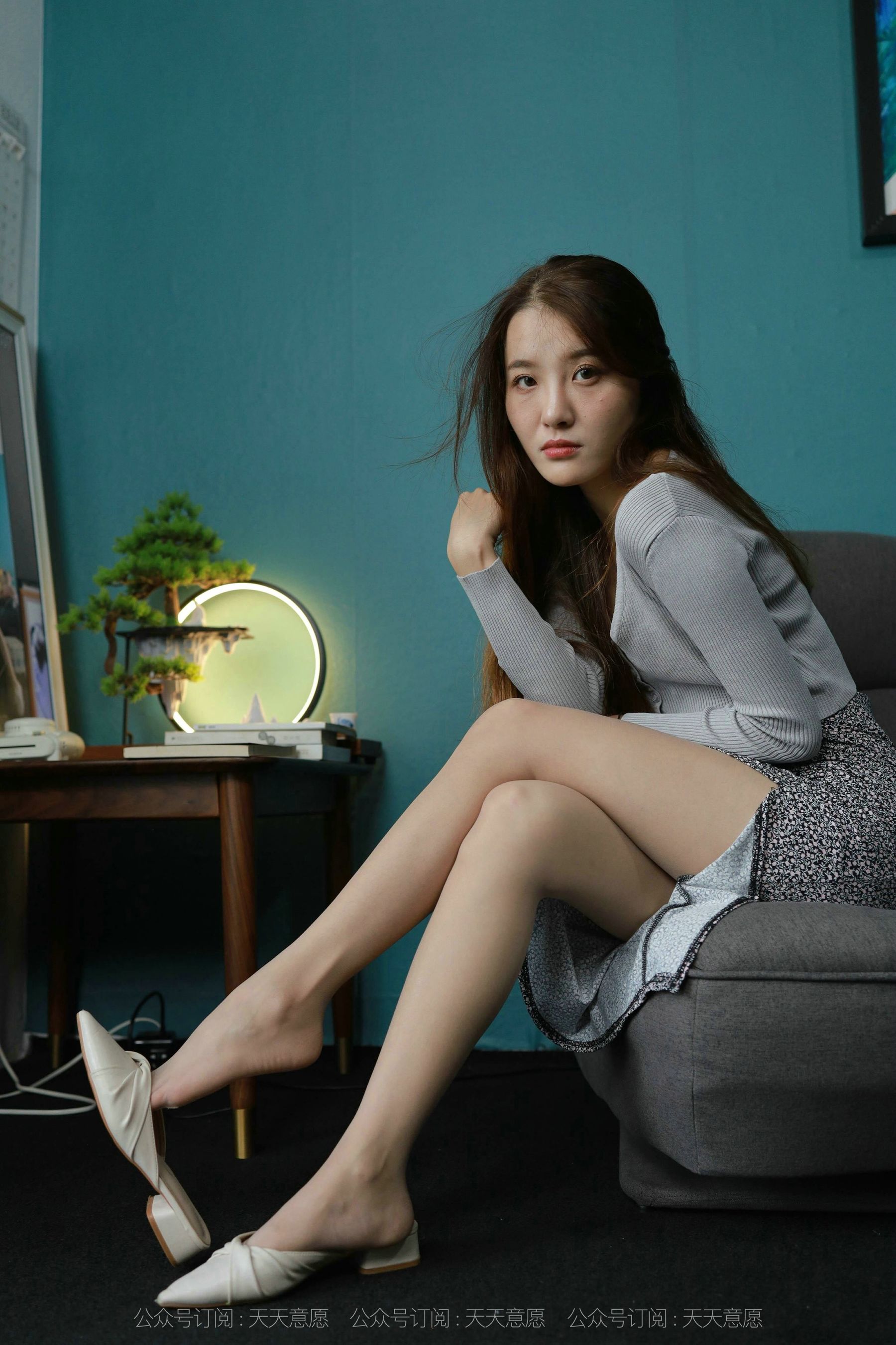 [IESS异思趣向]  模特：婉苹《温柔的碎花裙》
