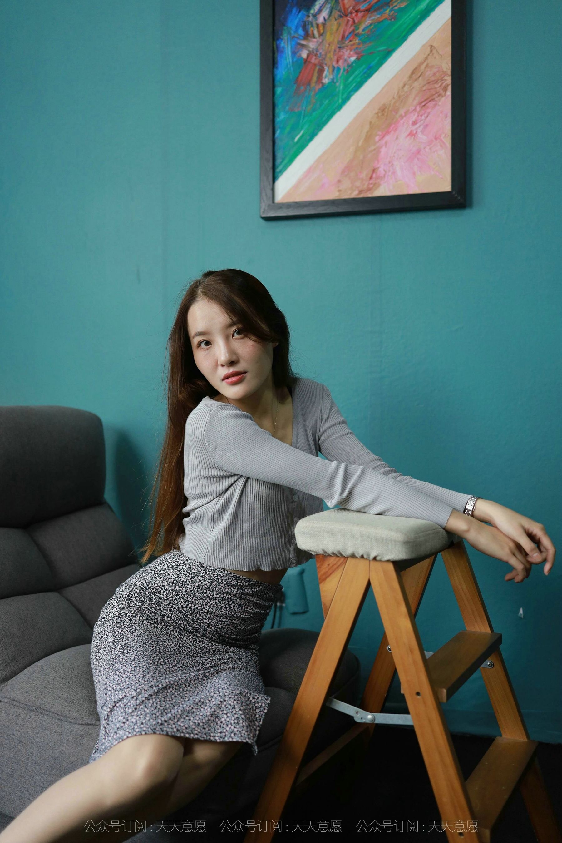 [IESS异思趣向]  模特：婉苹《温柔的碎花裙》