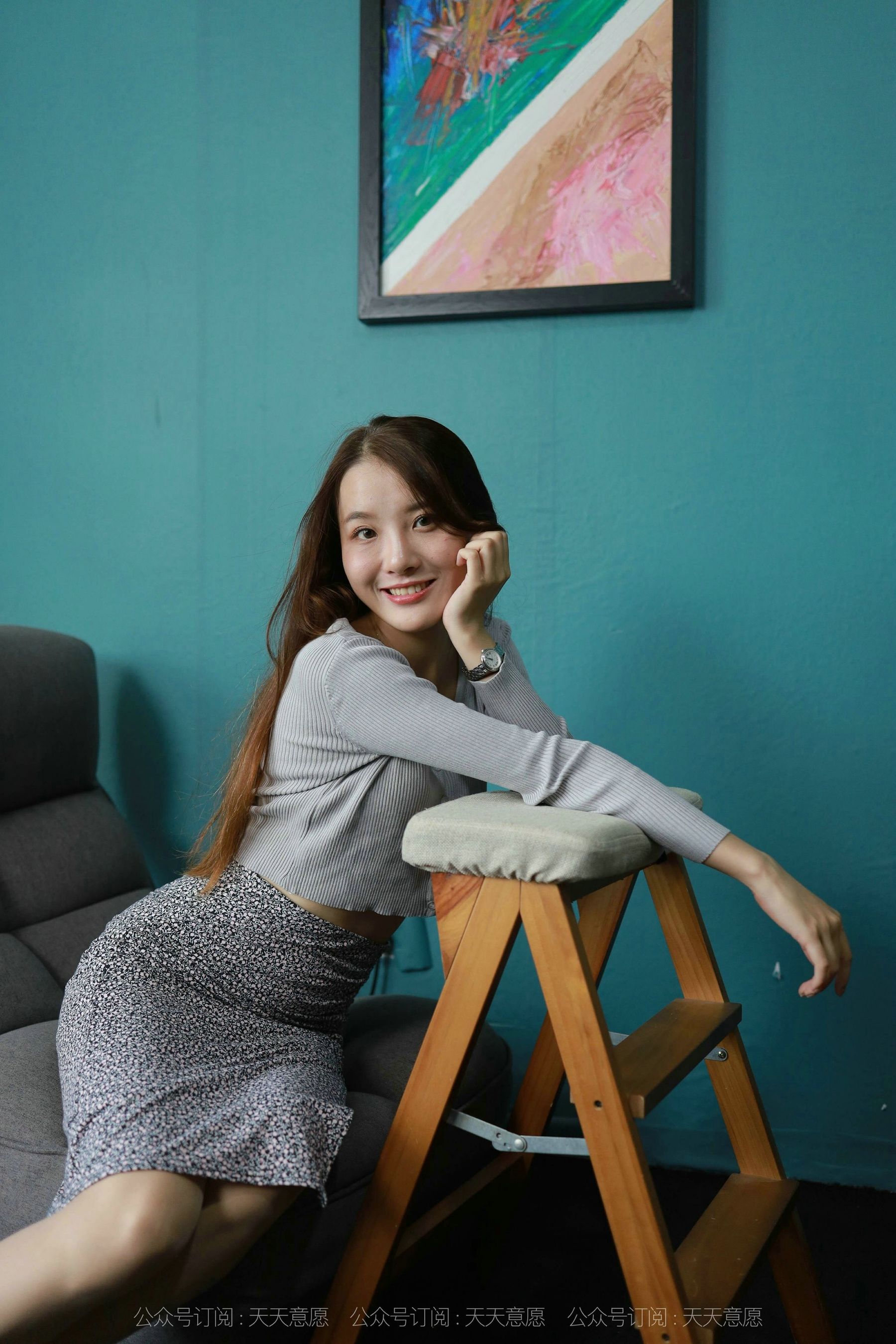 [IESS异思趣向]  模特：婉苹《温柔的碎花裙》