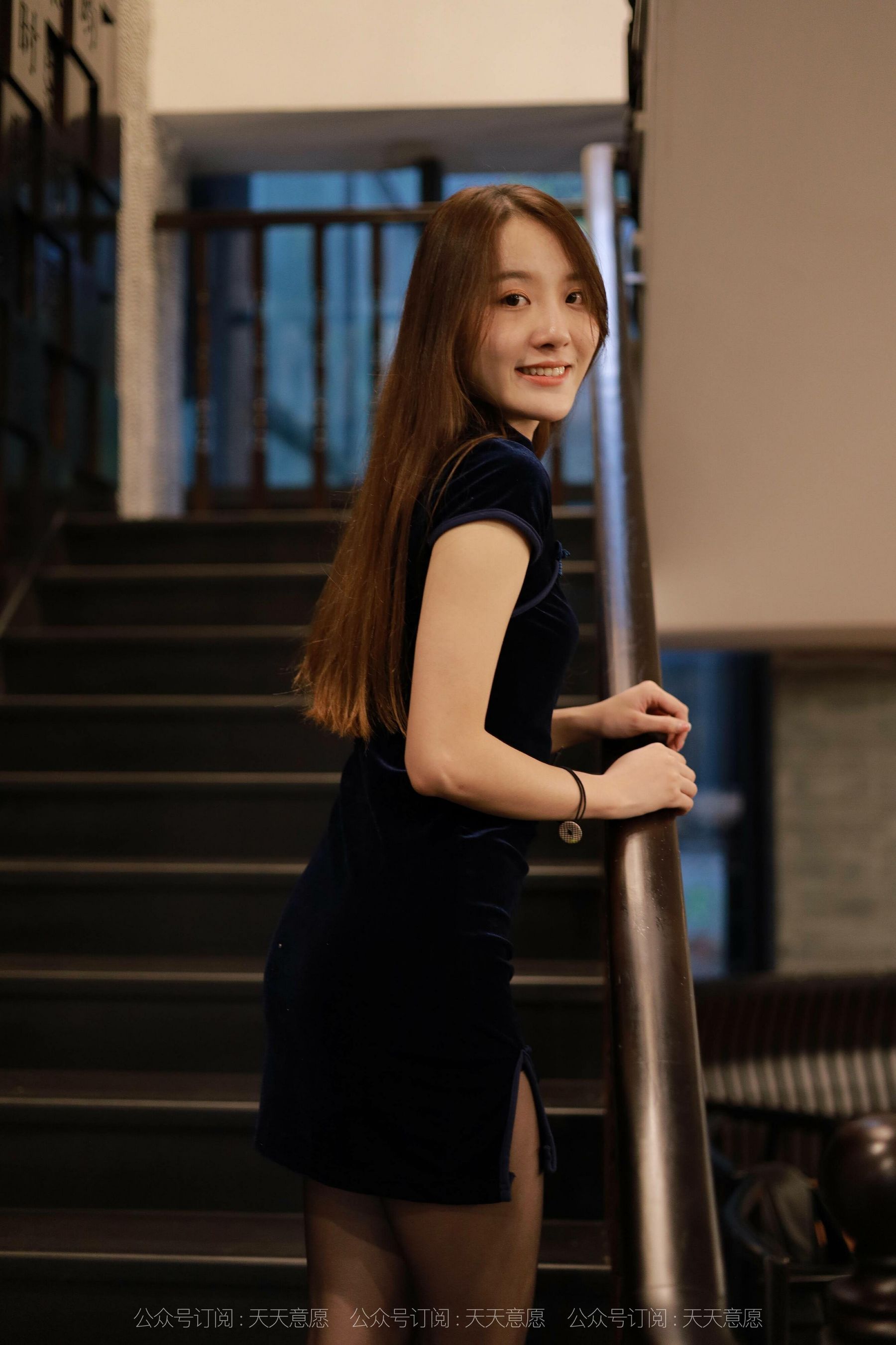 [IESS异思趣向]  模特：婉苹《迷人黑色旗袍》