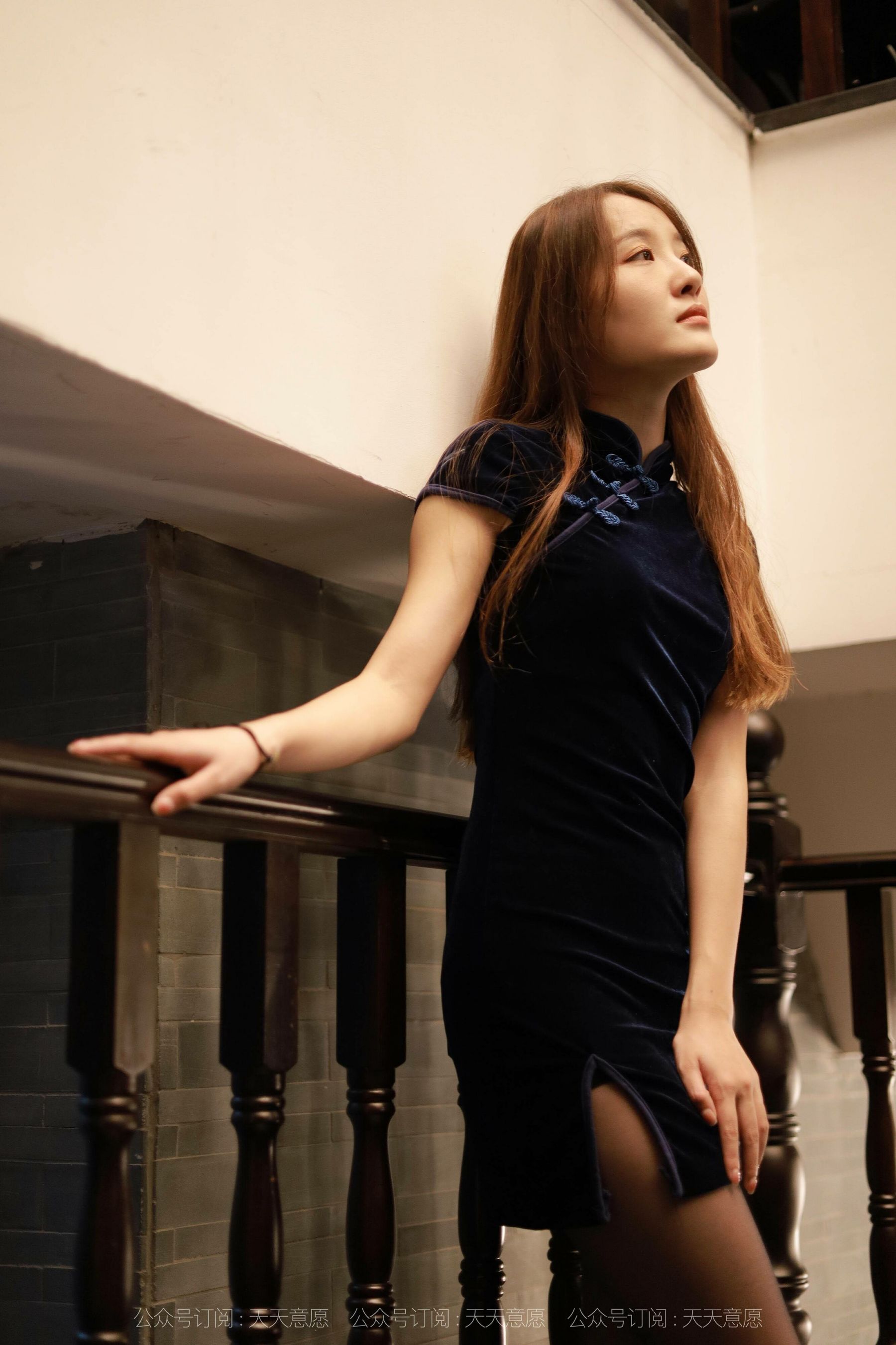 [IESS异思趣向]  模特：婉苹《迷人黑色旗袍》