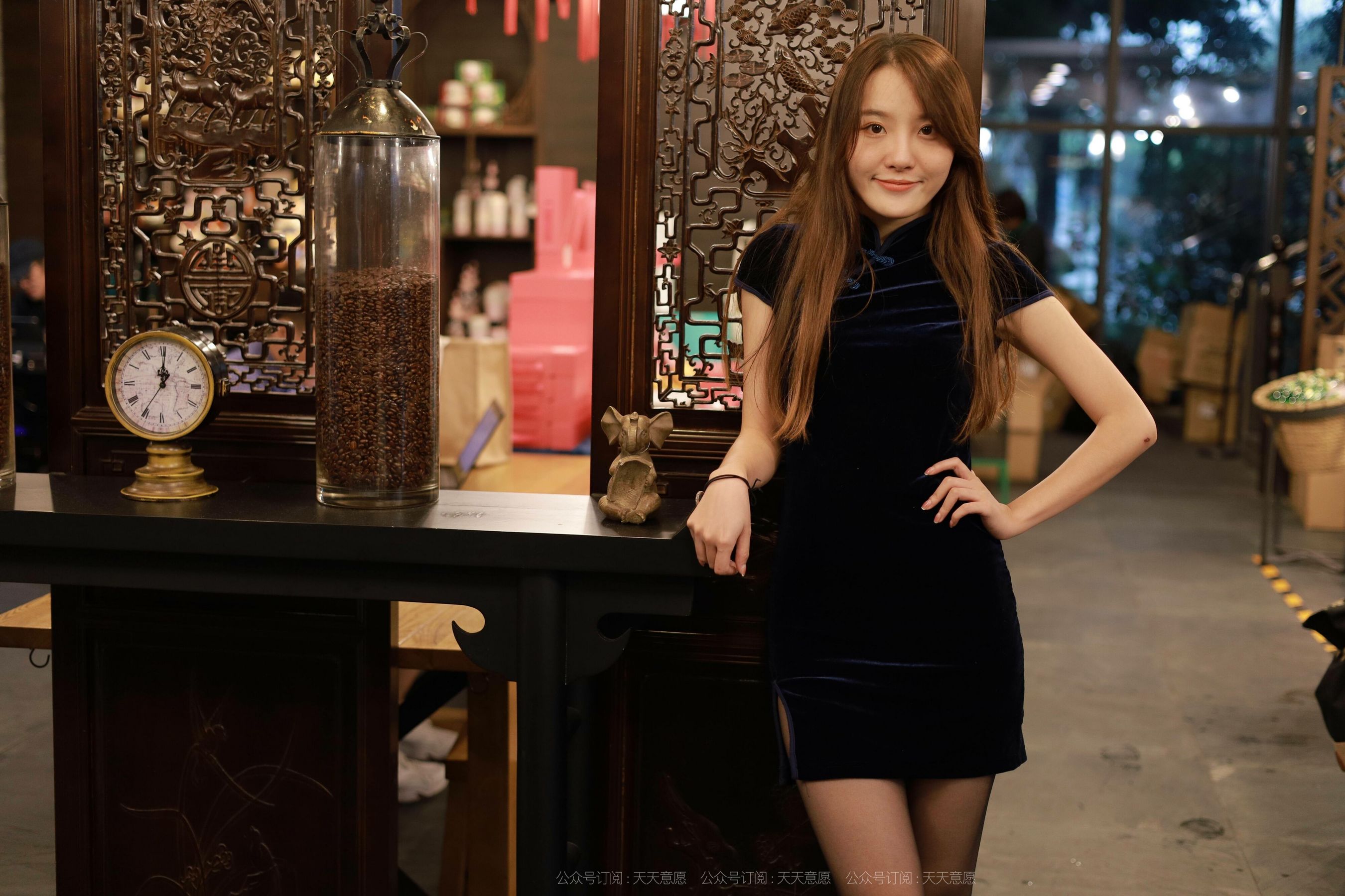 [IESS异思趣向]  模特：婉苹《迷人黑色旗袍》