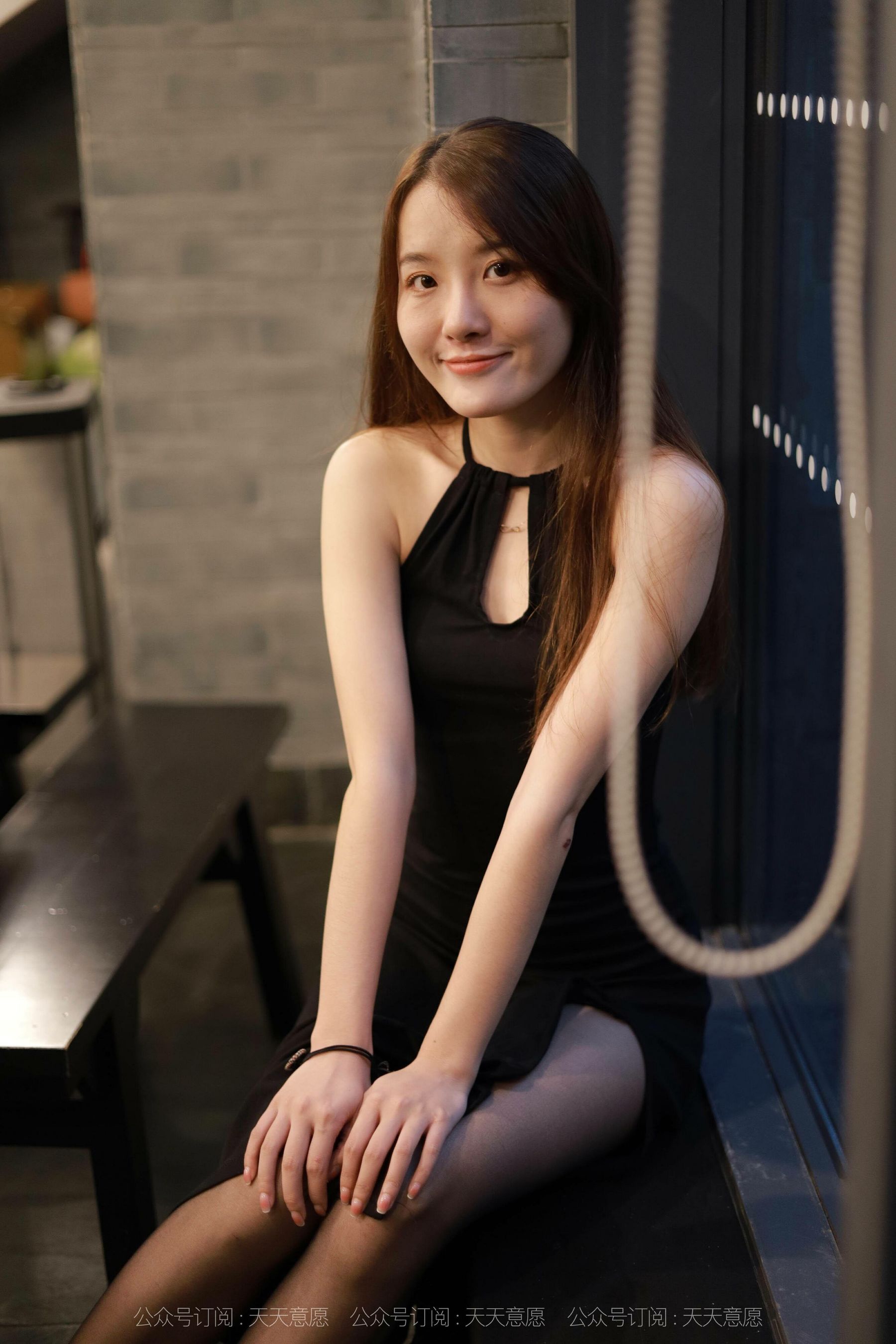 [IESS异思趣向]  模特：婉苹《黑色长裙》