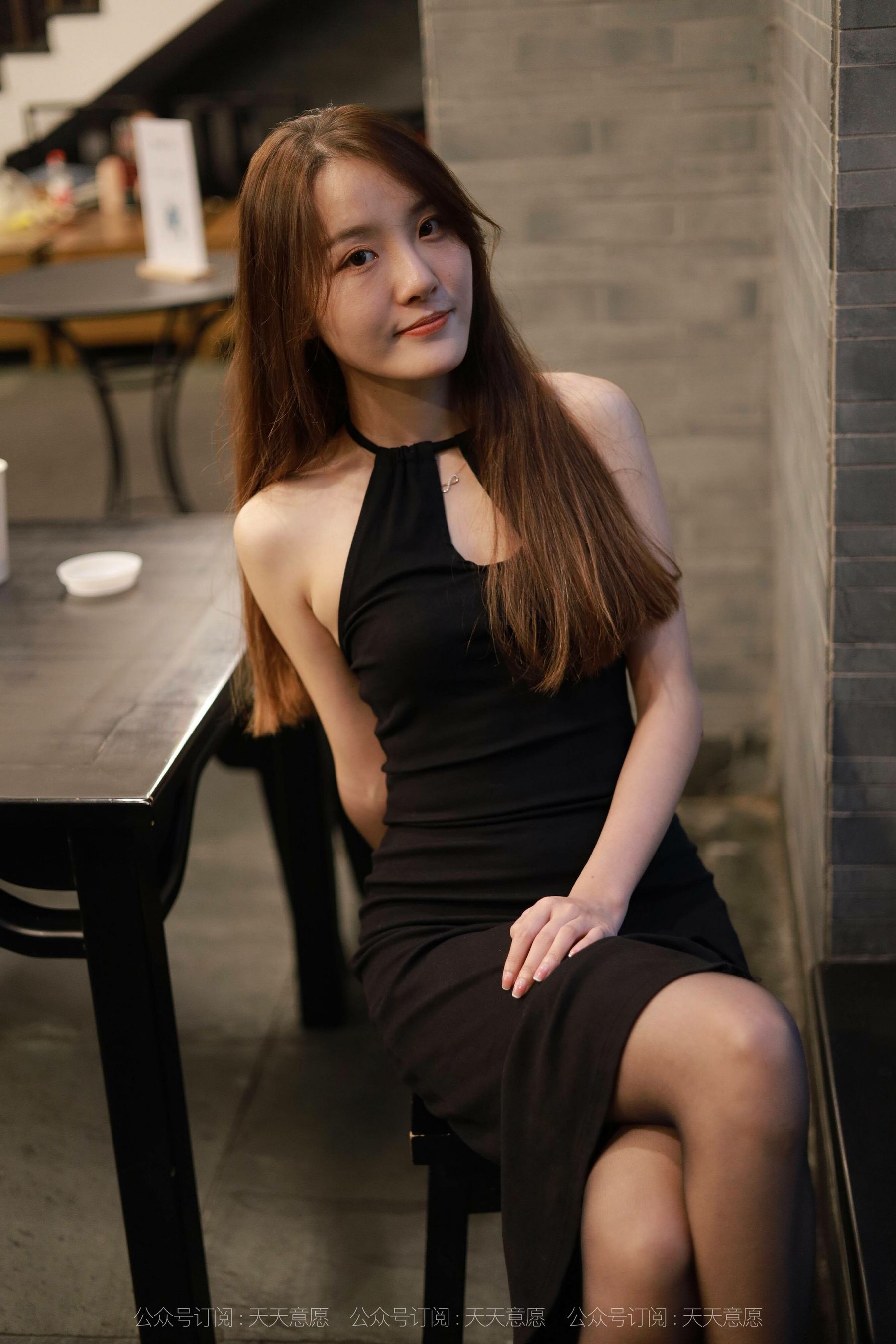 [IESS异思趣向]  模特：婉苹《黑色长裙》