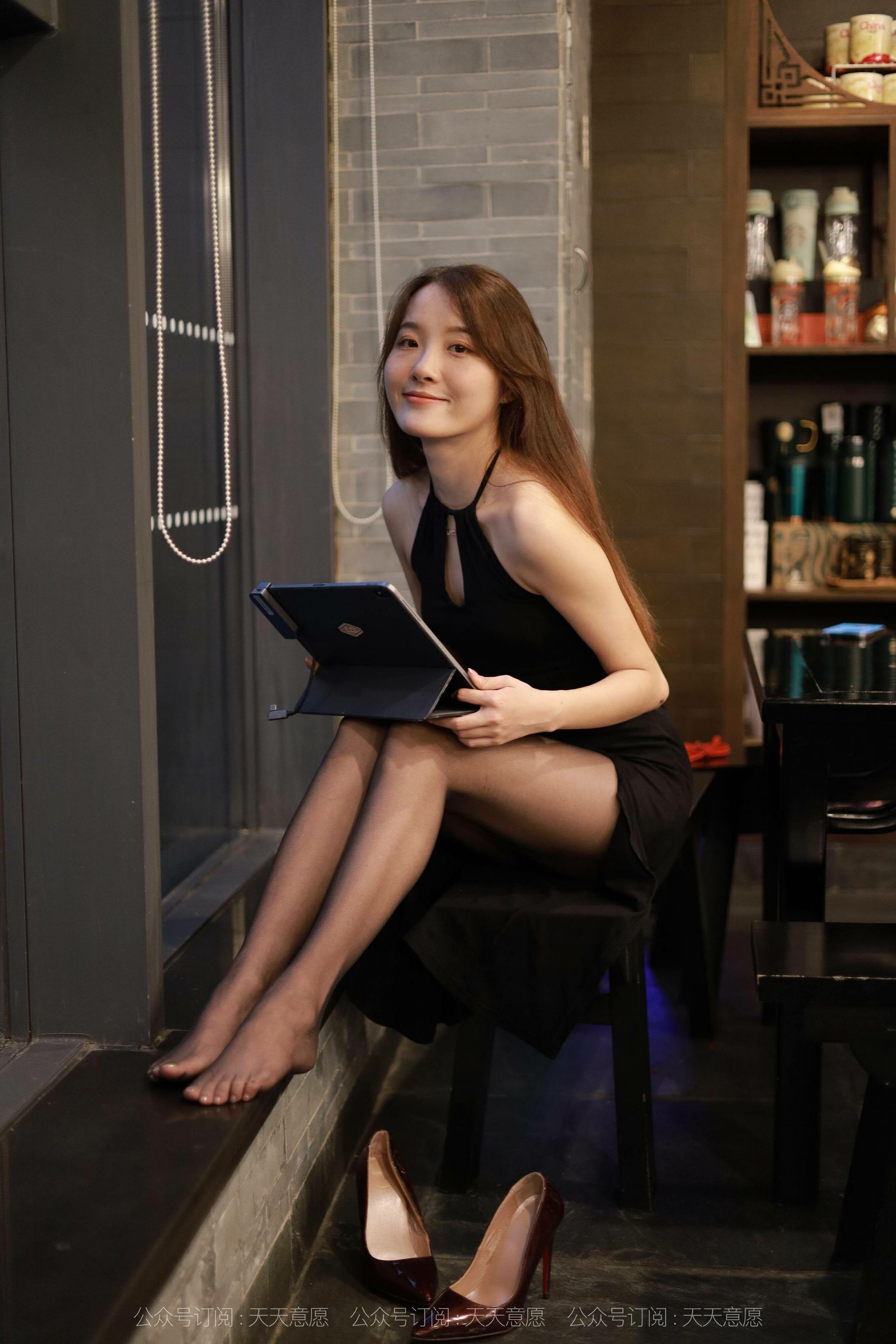 [IESS异思趣向]  模特：婉苹《黑色长裙》