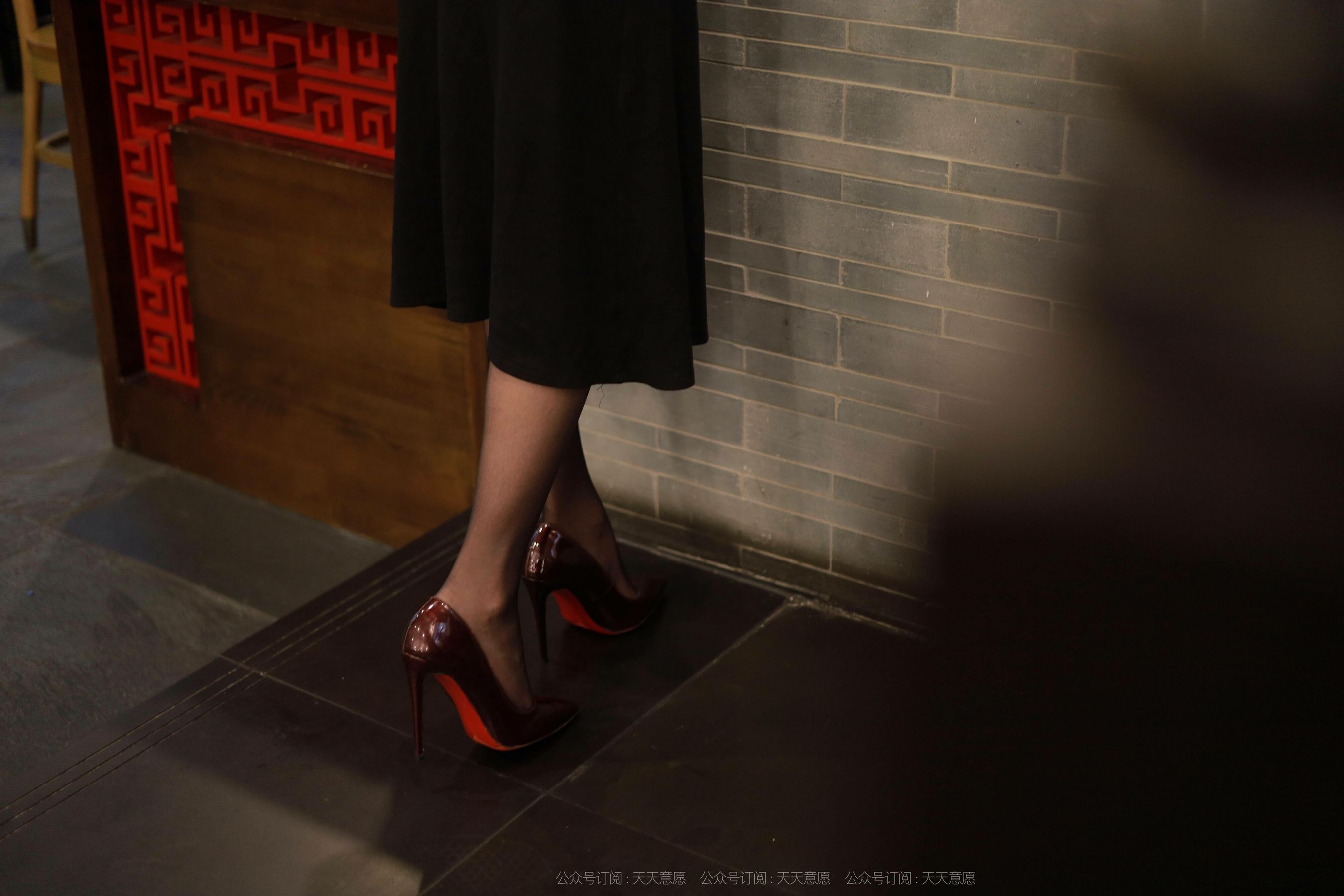 [IESS异思趣向]  模特：婉苹《黑色长裙》