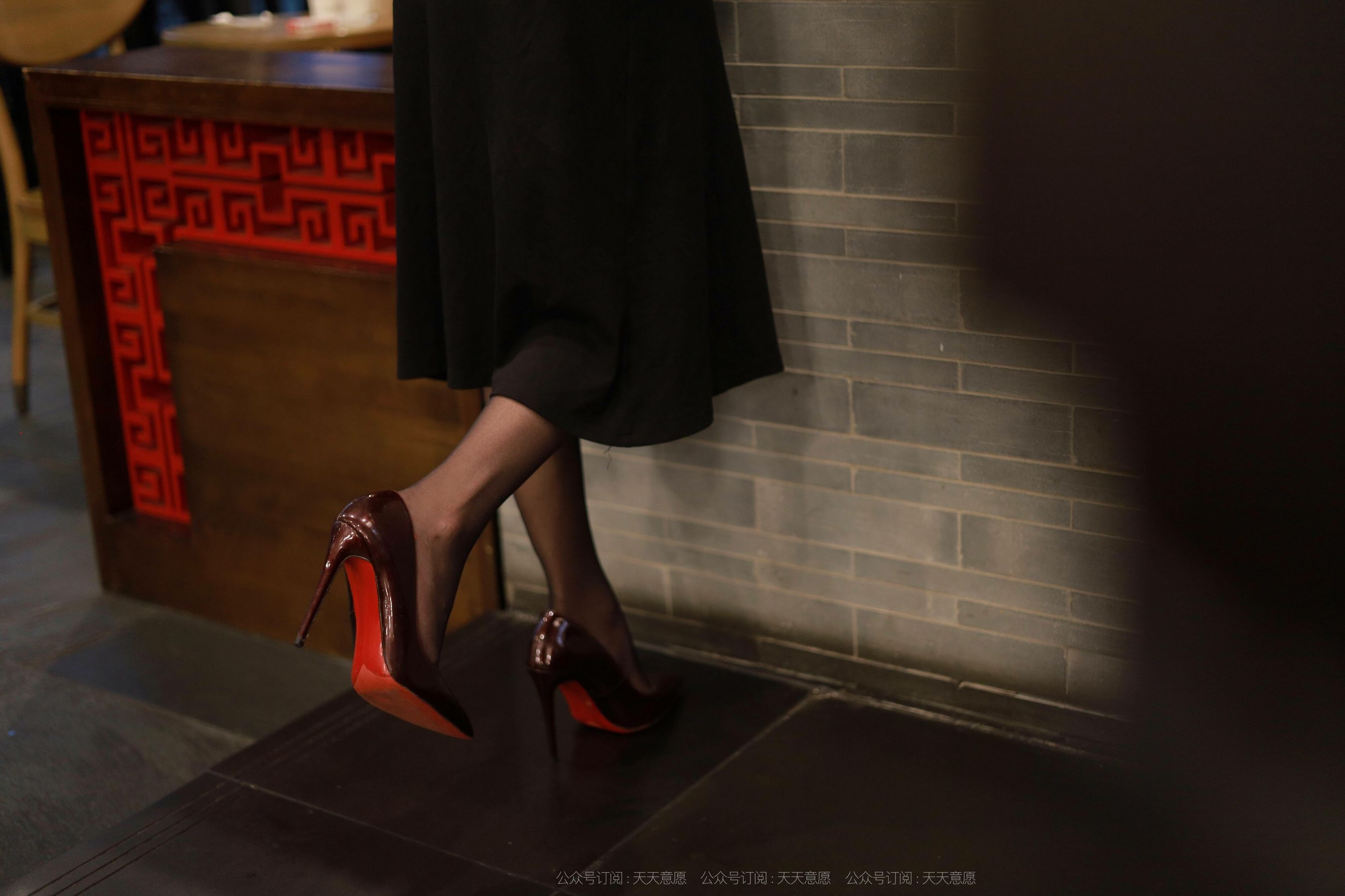 [IESS异思趣向]  模特：婉苹《黑色长裙》