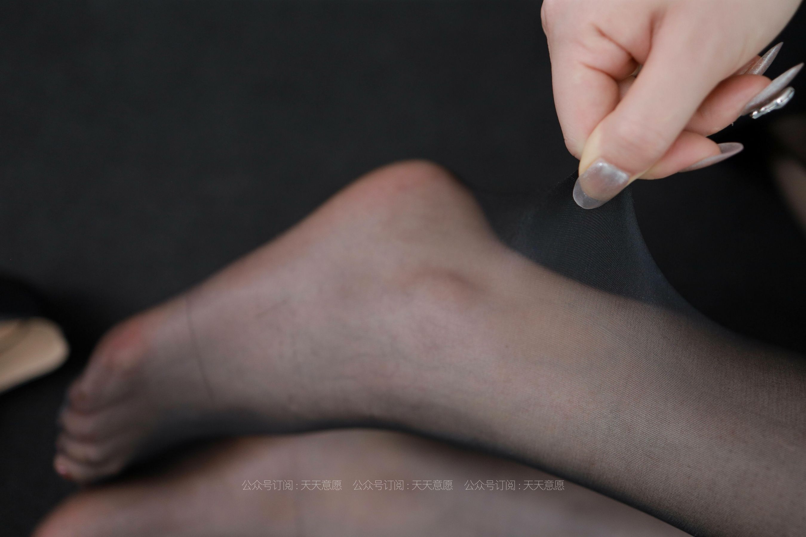 [IESS异思趣向]  模特：小七《长腿OL装》