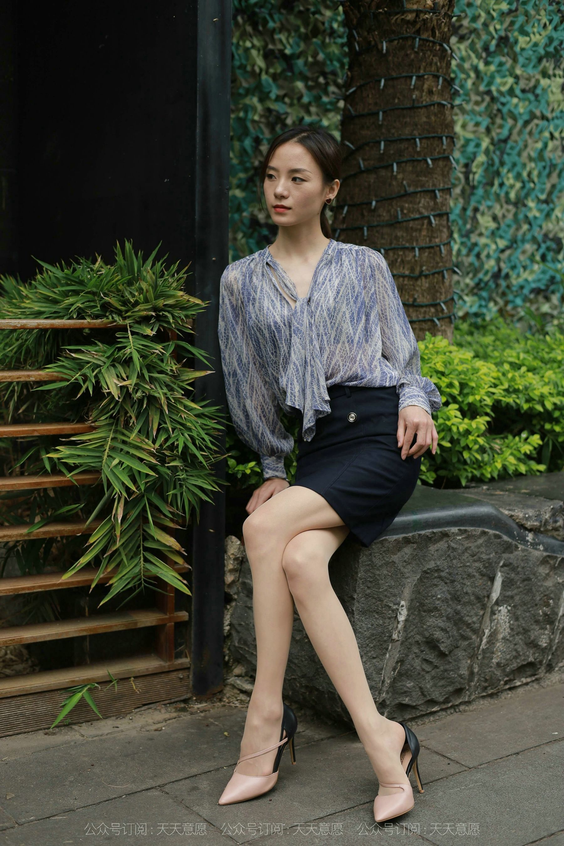 [IESS异思趣向]  模特：小六《带你去散步》