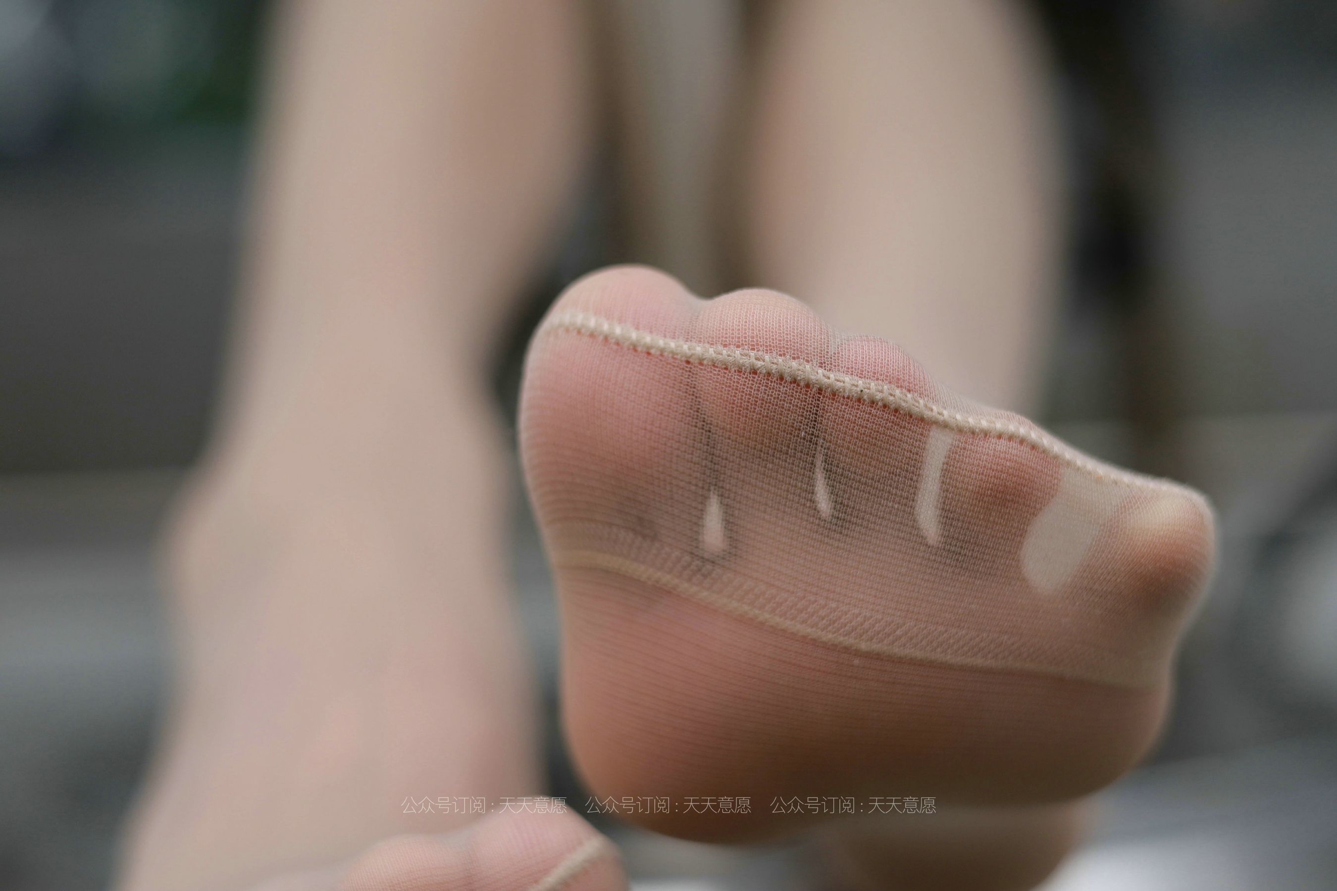 [IESS异思趣向]  模特：小六《格子连衣裙》
