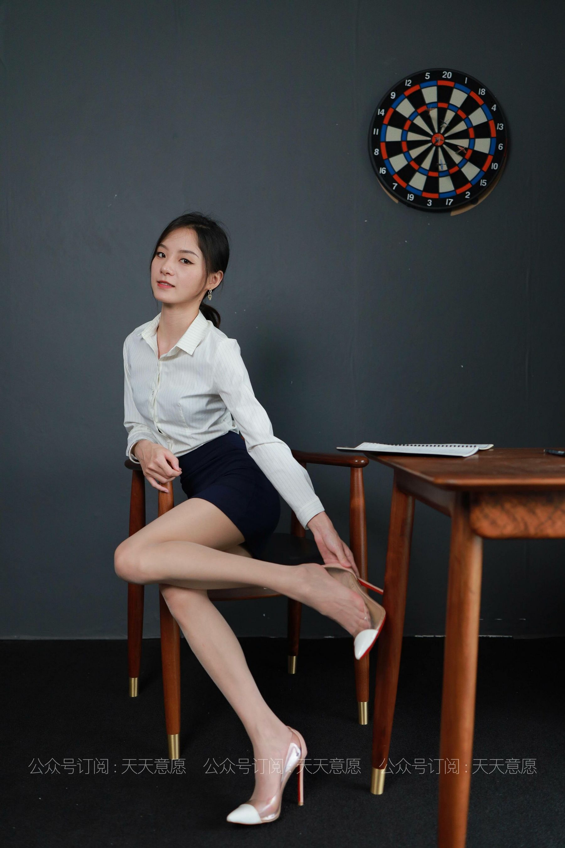 [IESS异思趣向]  模特：小六《火辣女秘书》