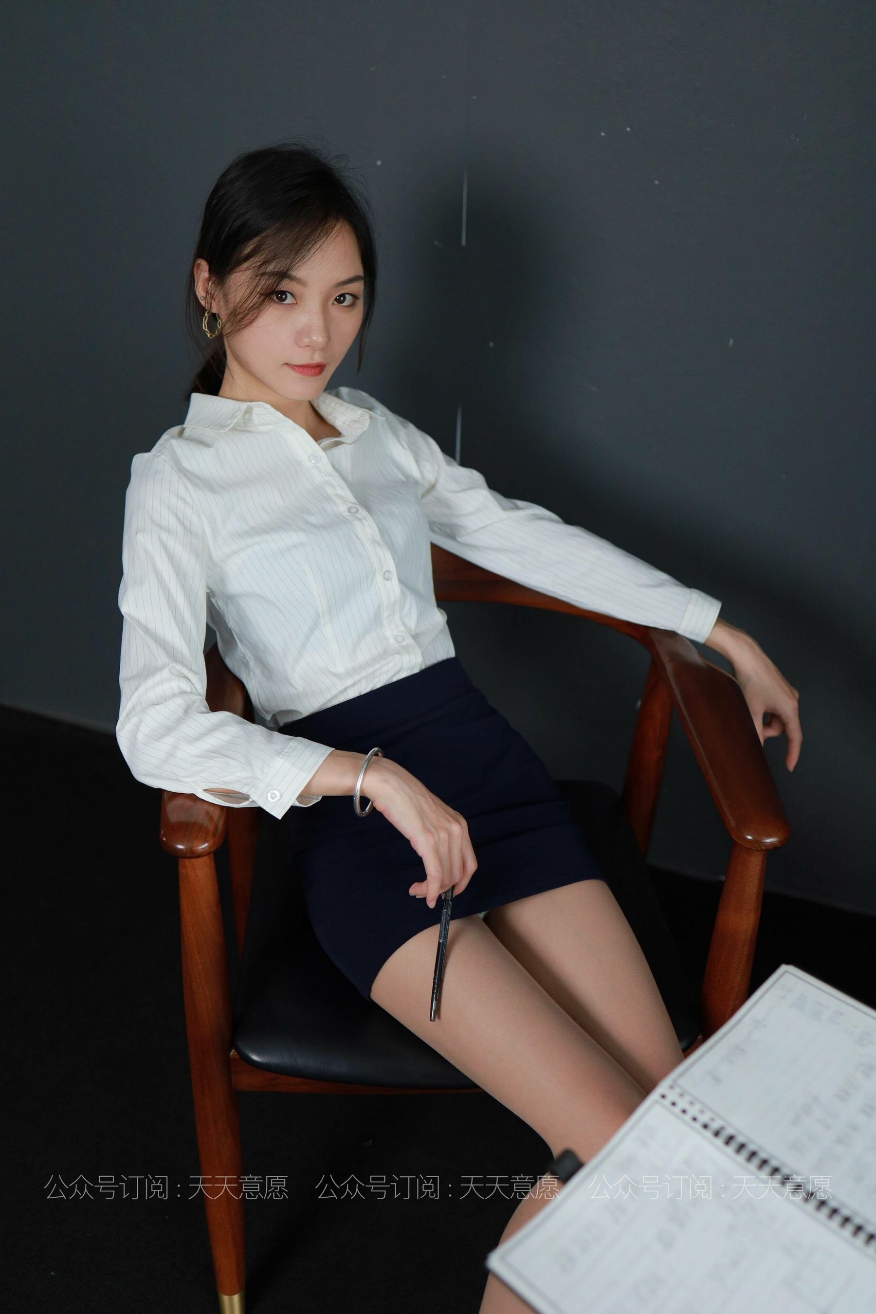 [IESS异思趣向]  模特：小六《火辣女秘书》