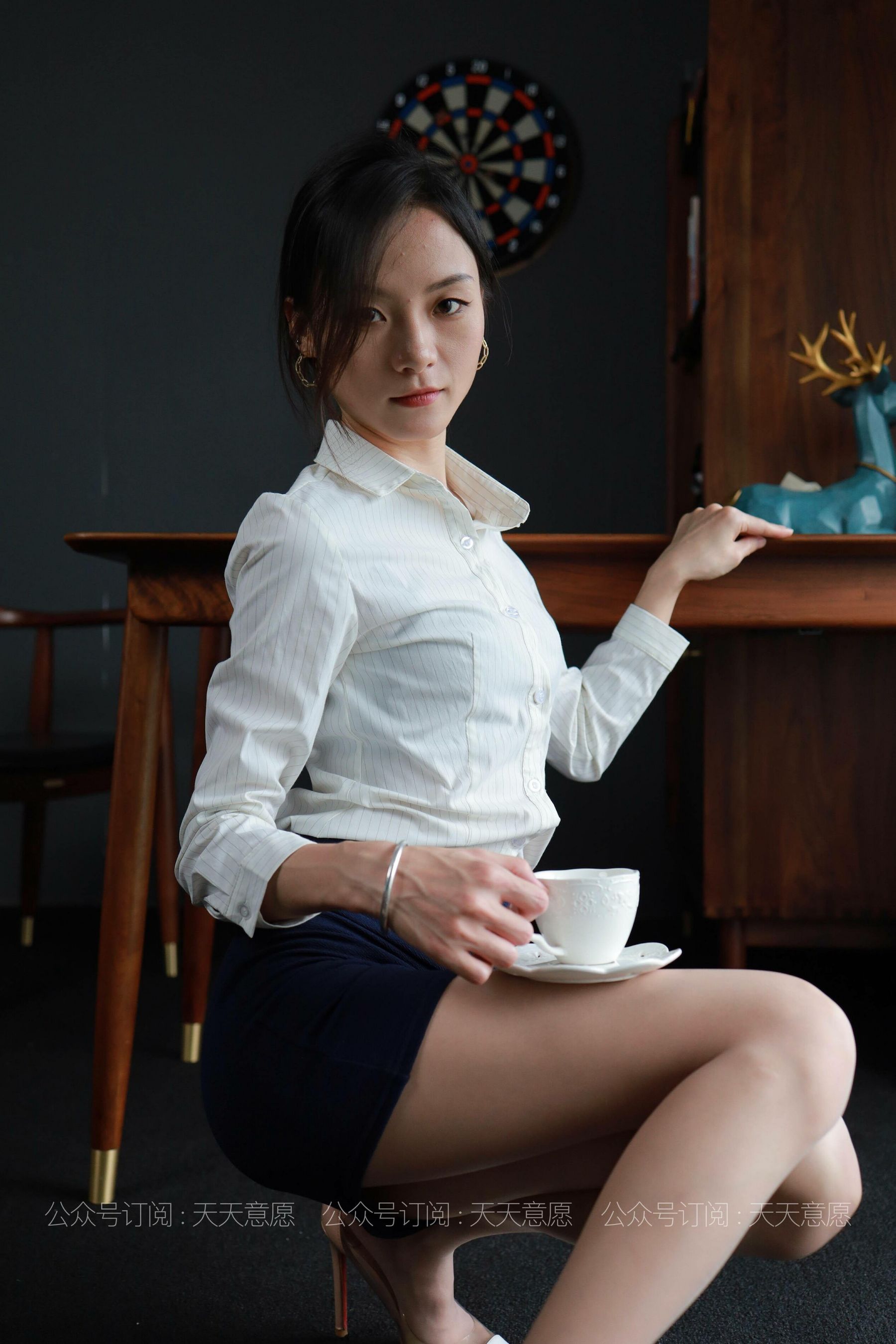 [IESS异思趣向]  模特：小六《火辣女秘书》