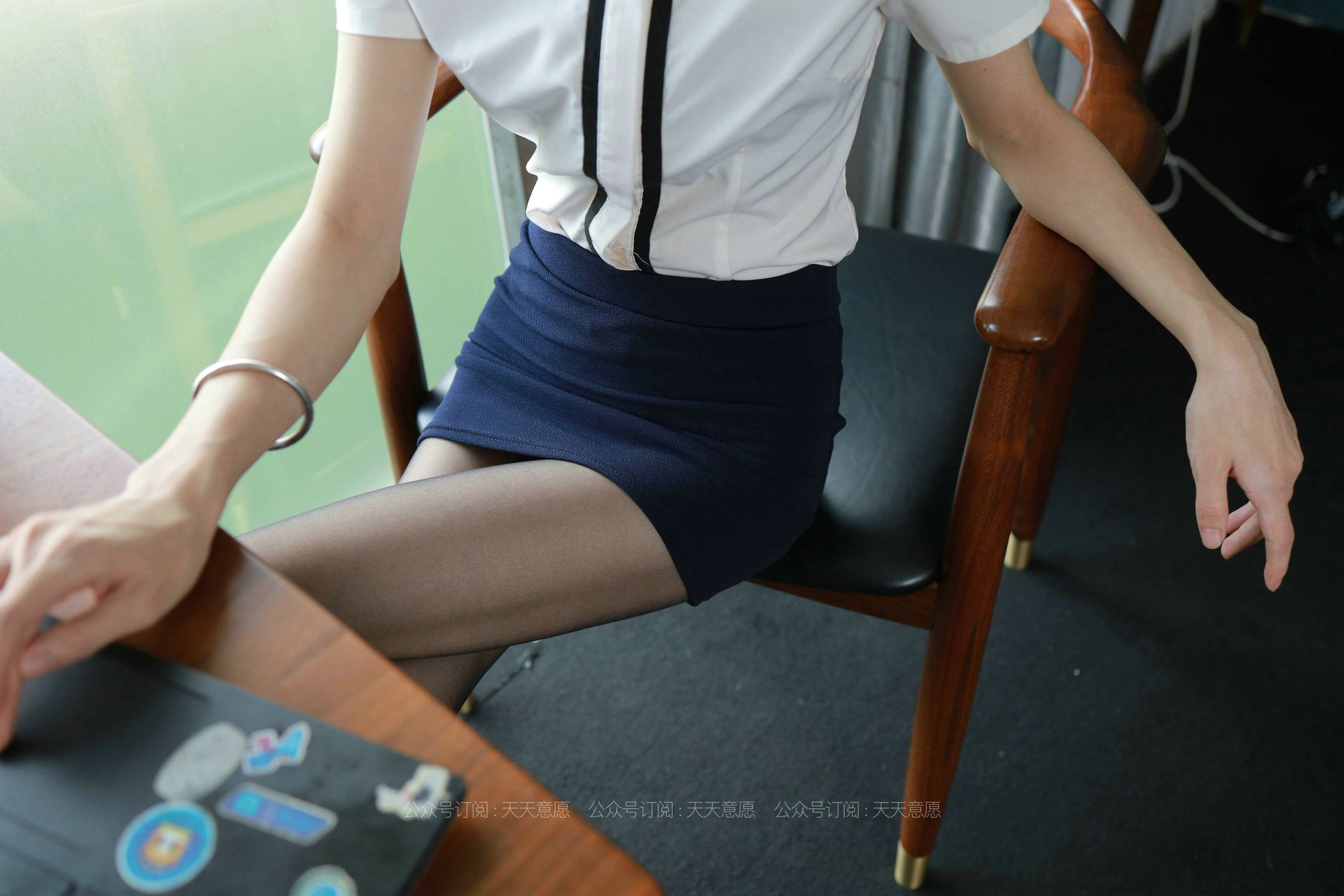 [IESS异思趣向]  模特：小六《美女办公室》