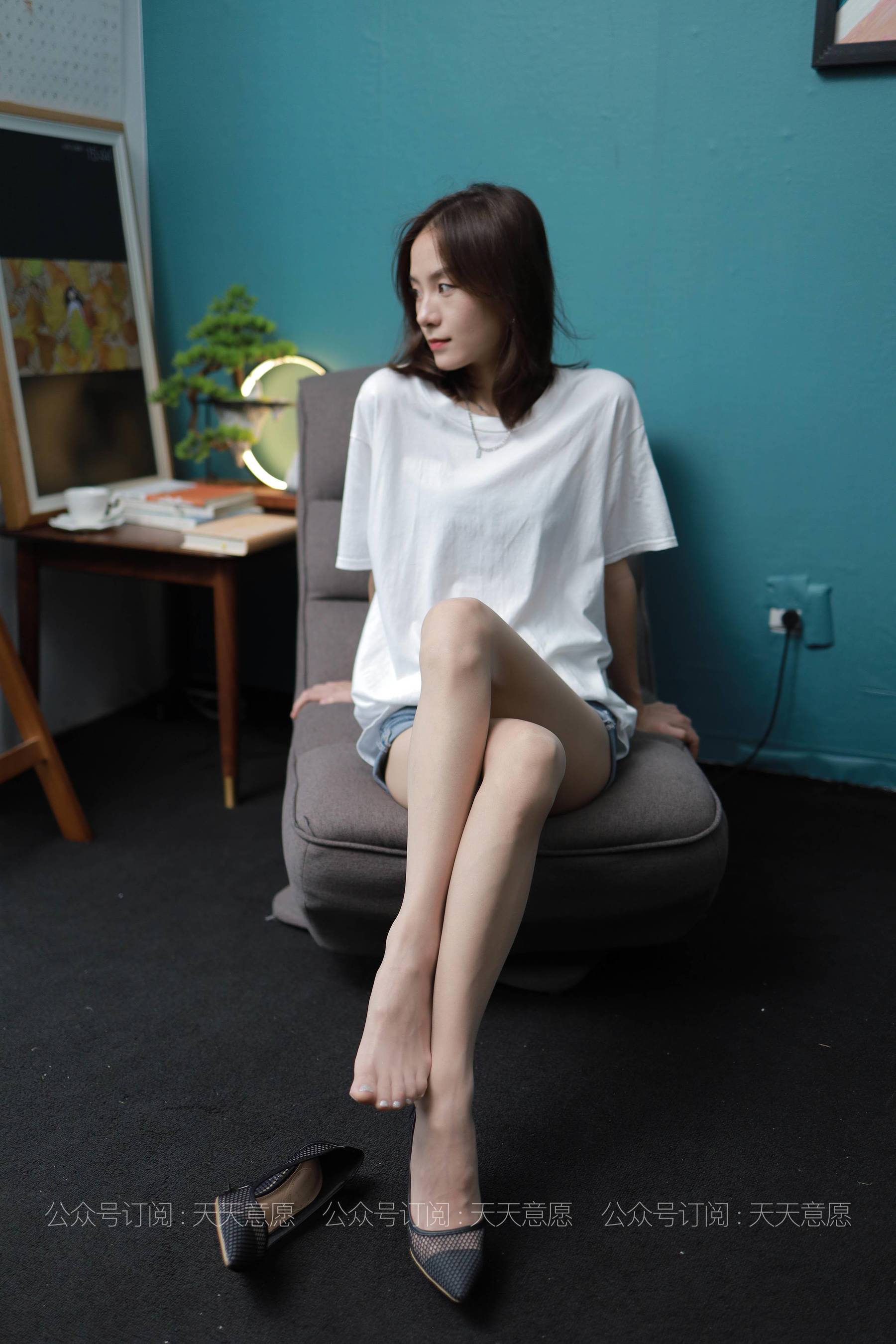 [IESS异思趣向]  模特：小六《邻家少女爱看书》