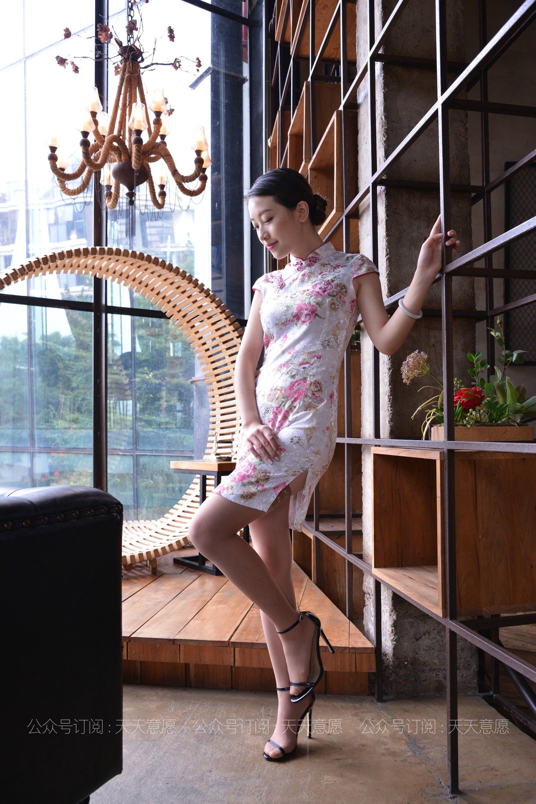 [IESS异思趣向]  模特：小婕《优雅旗袍女人》