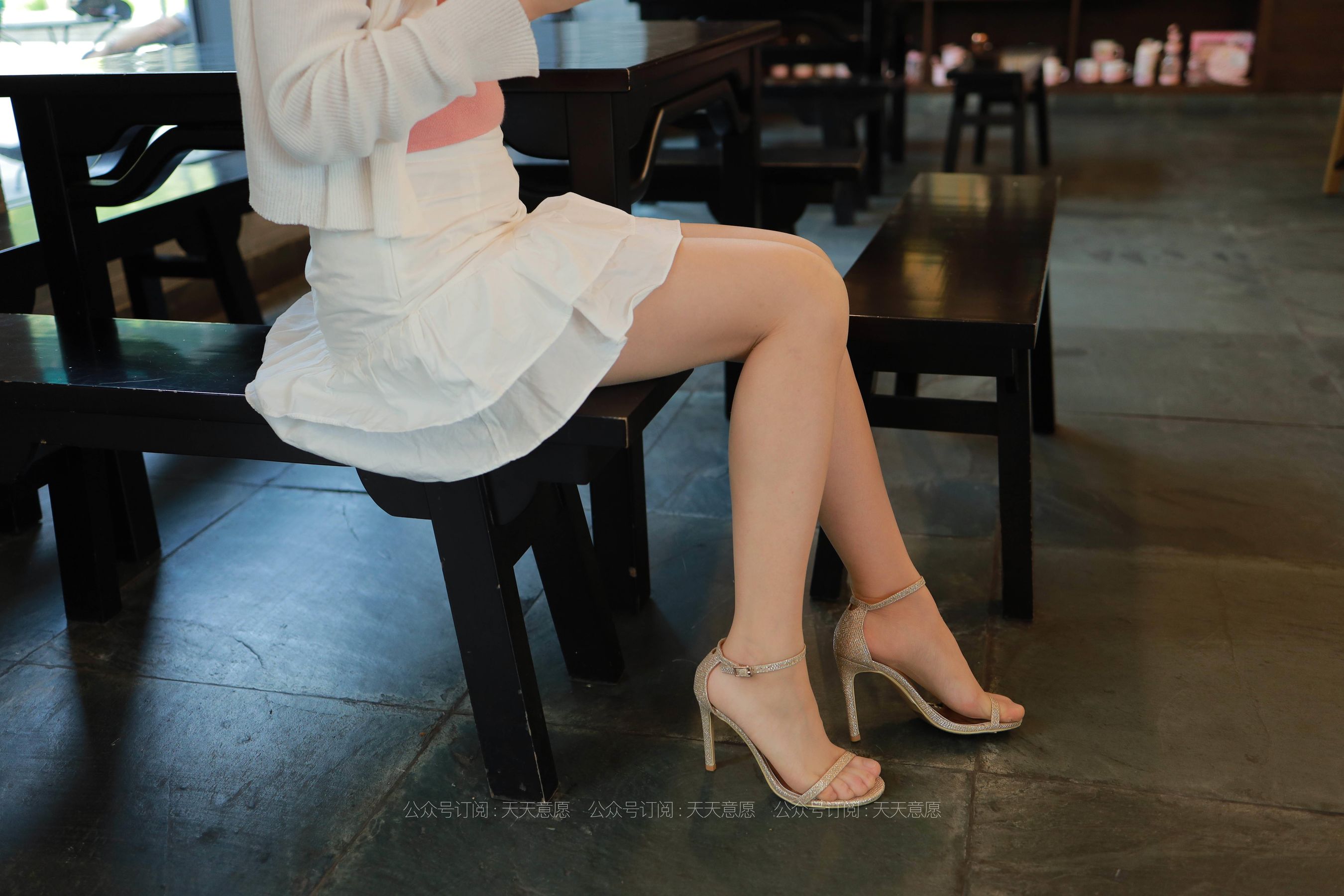 [IESS异思趣向]  模特：小婕《俏皮小白裙》