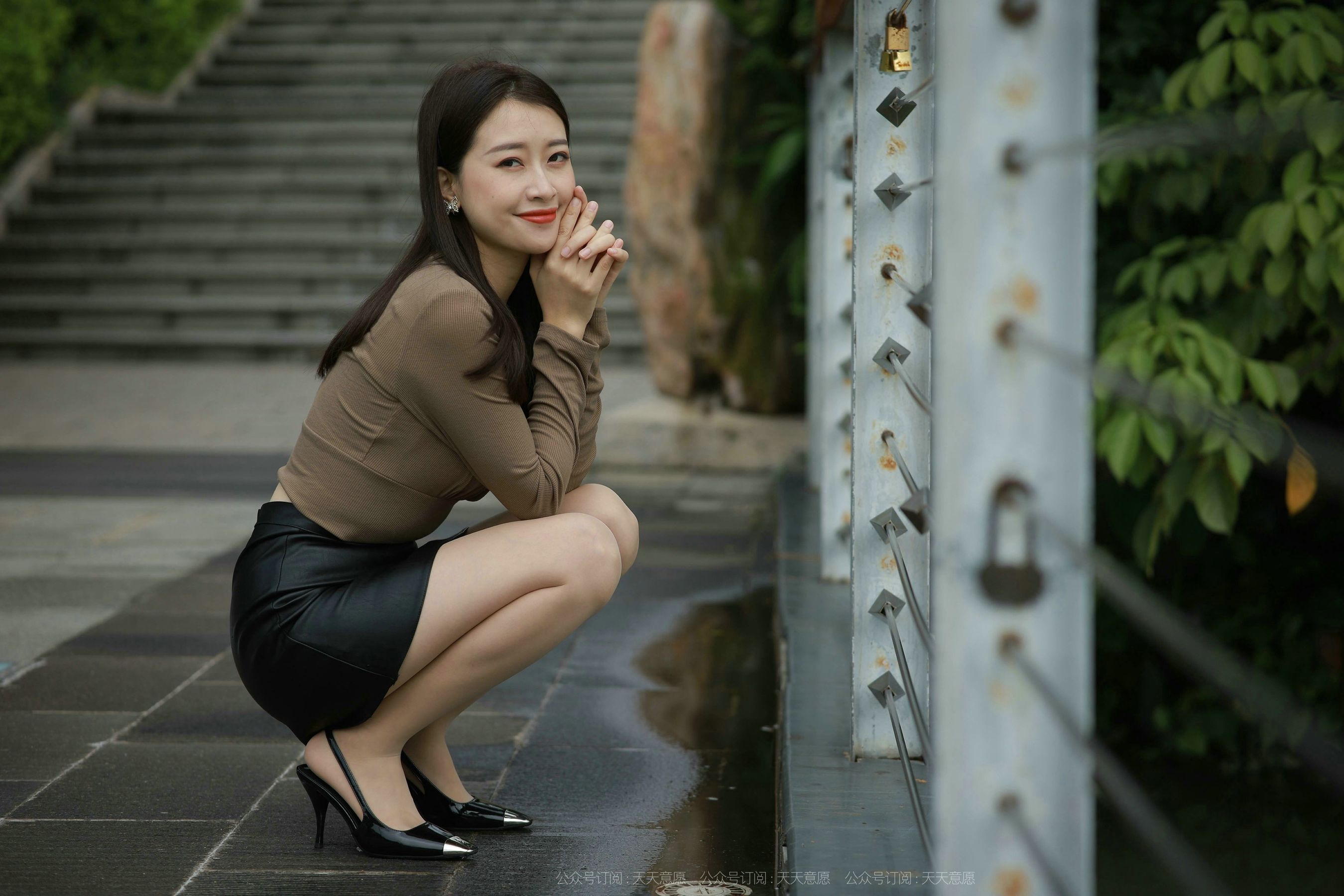 [IESS异思趣向]  模特：小婕《公园偶遇》