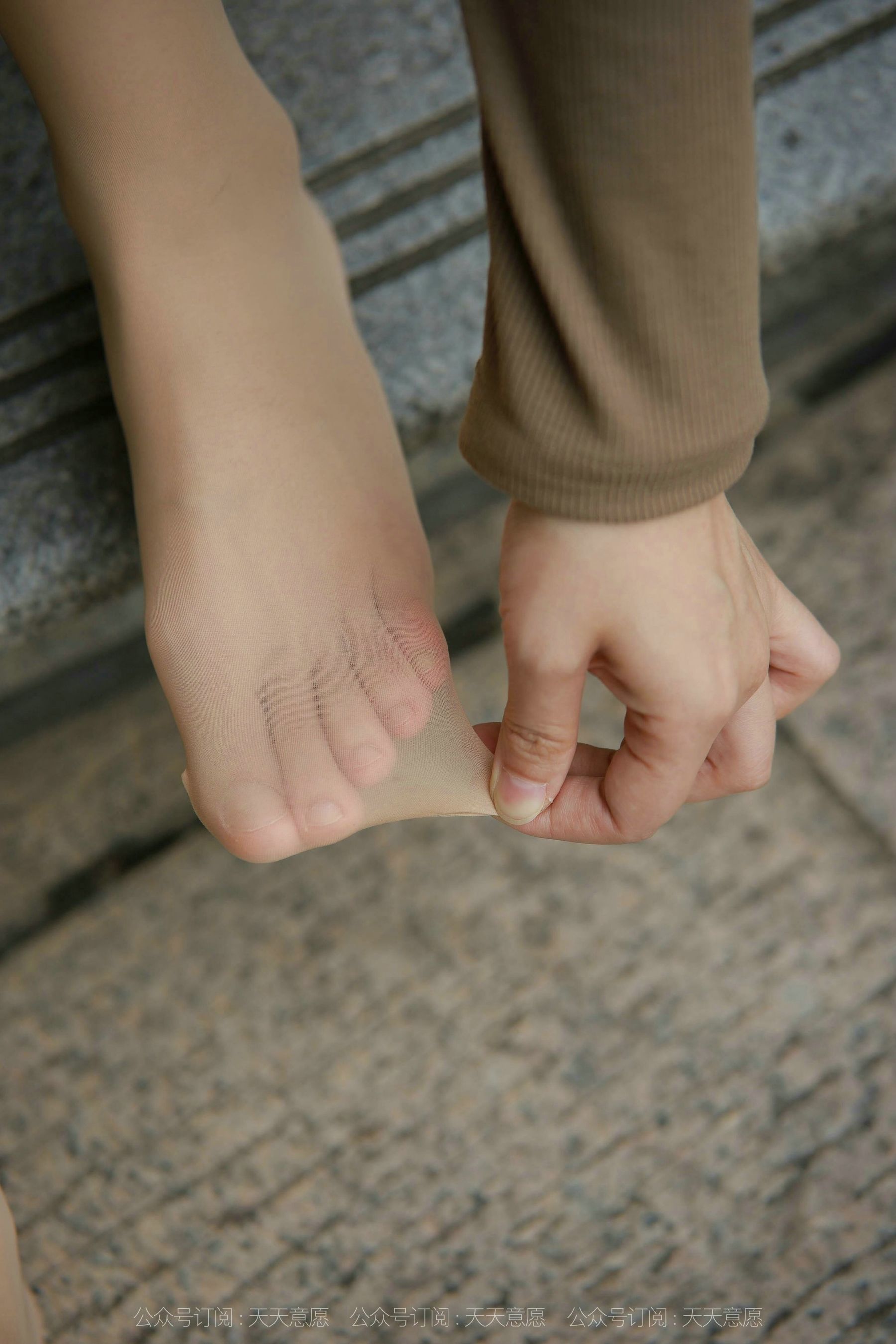 [IESS异思趣向]  模特：小婕《公园偶遇》