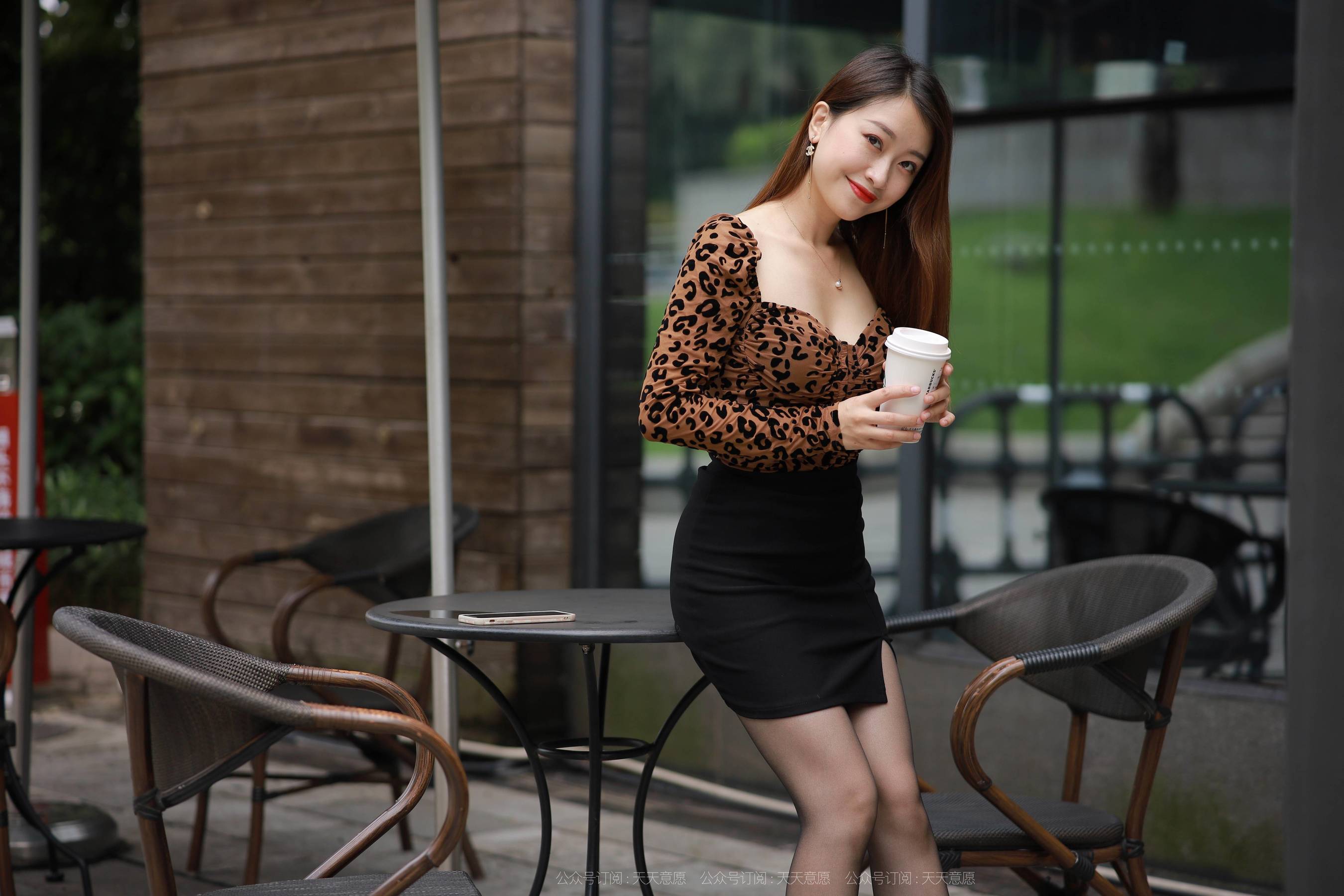 [IESS异思趣向]  模特：小婕《性感豹纹包臀裙》
