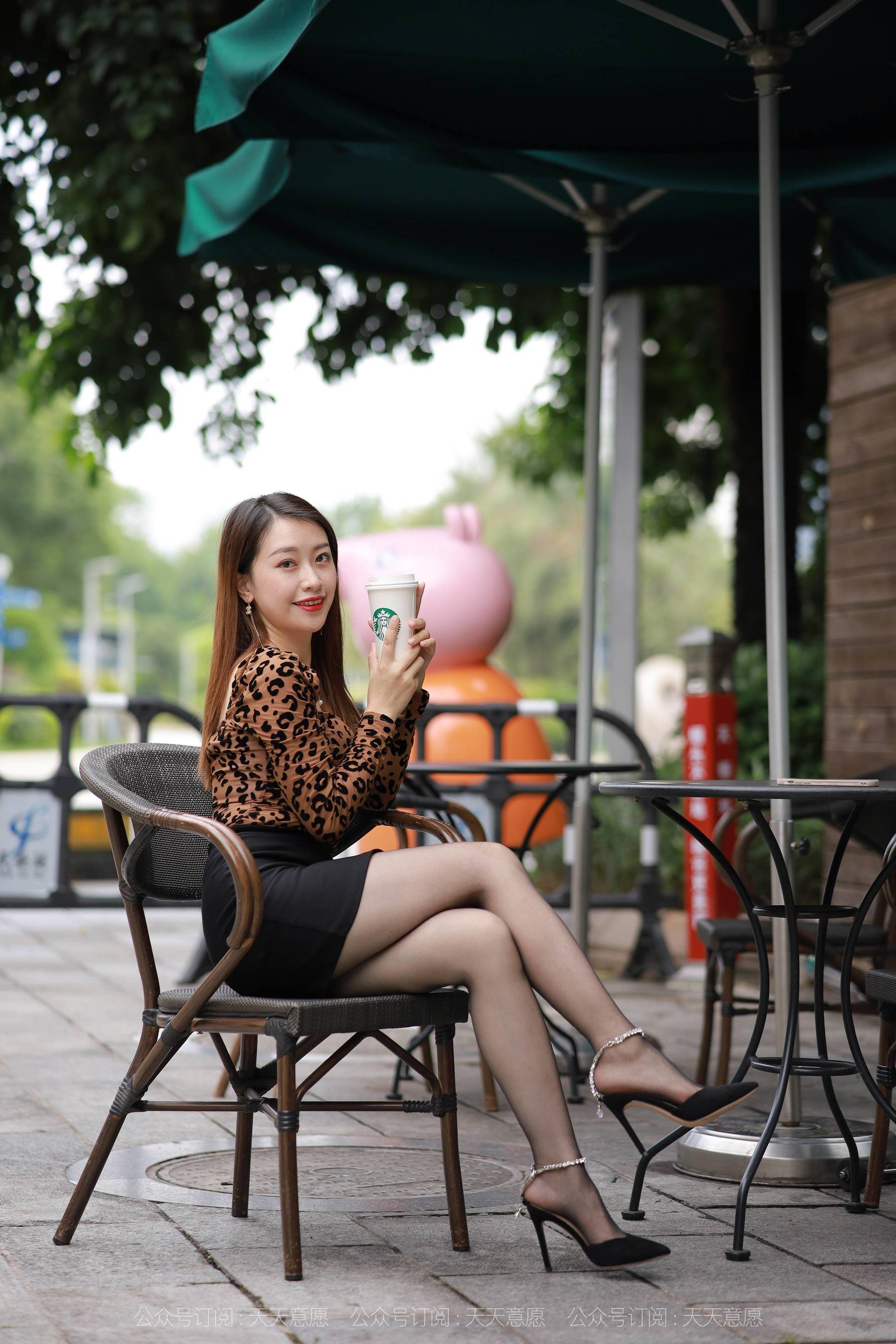 [IESS异思趣向]  模特：小婕《性感豹纹包臀裙》