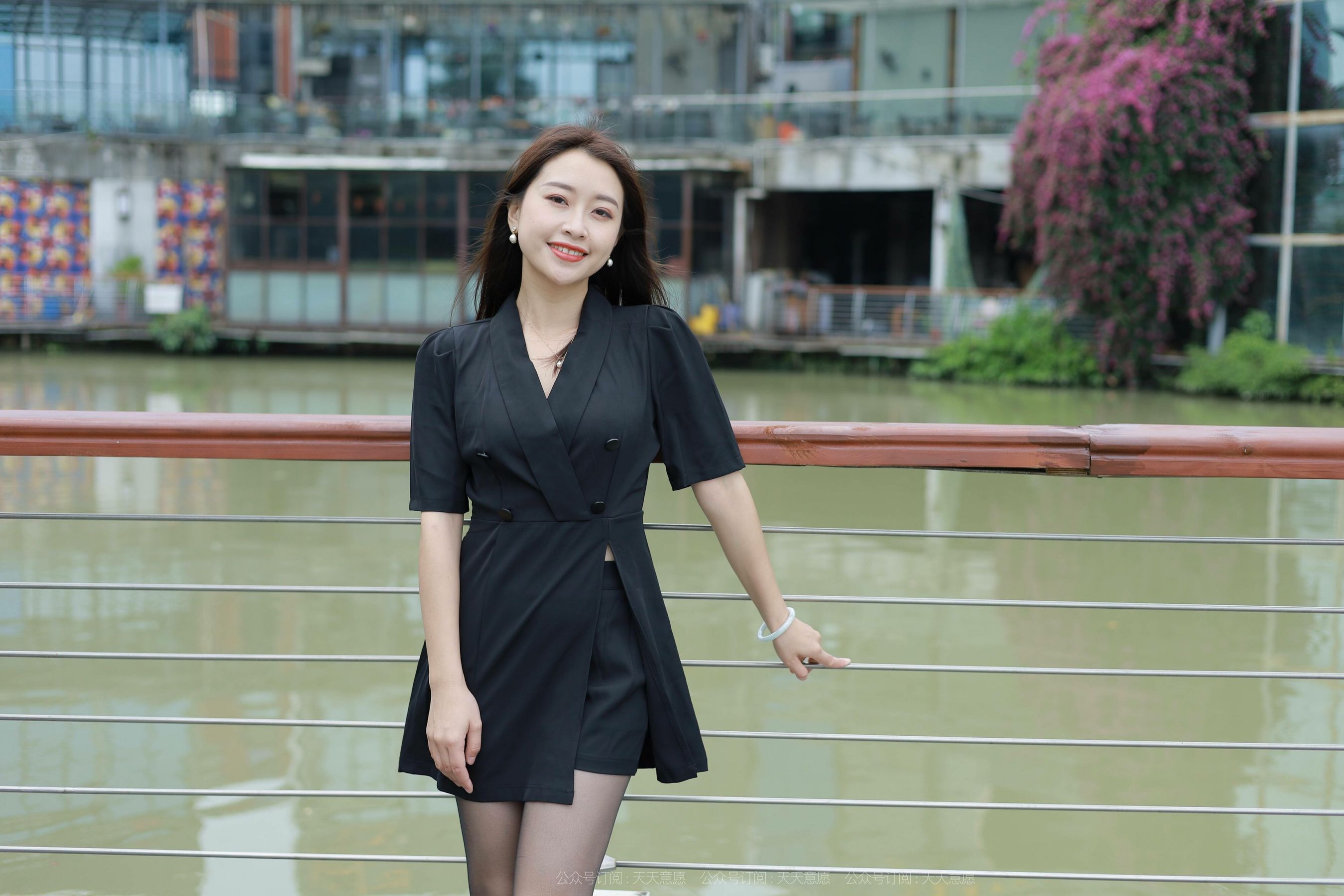 [IESS异思趣向]  模特：小婕《桥上的美女》