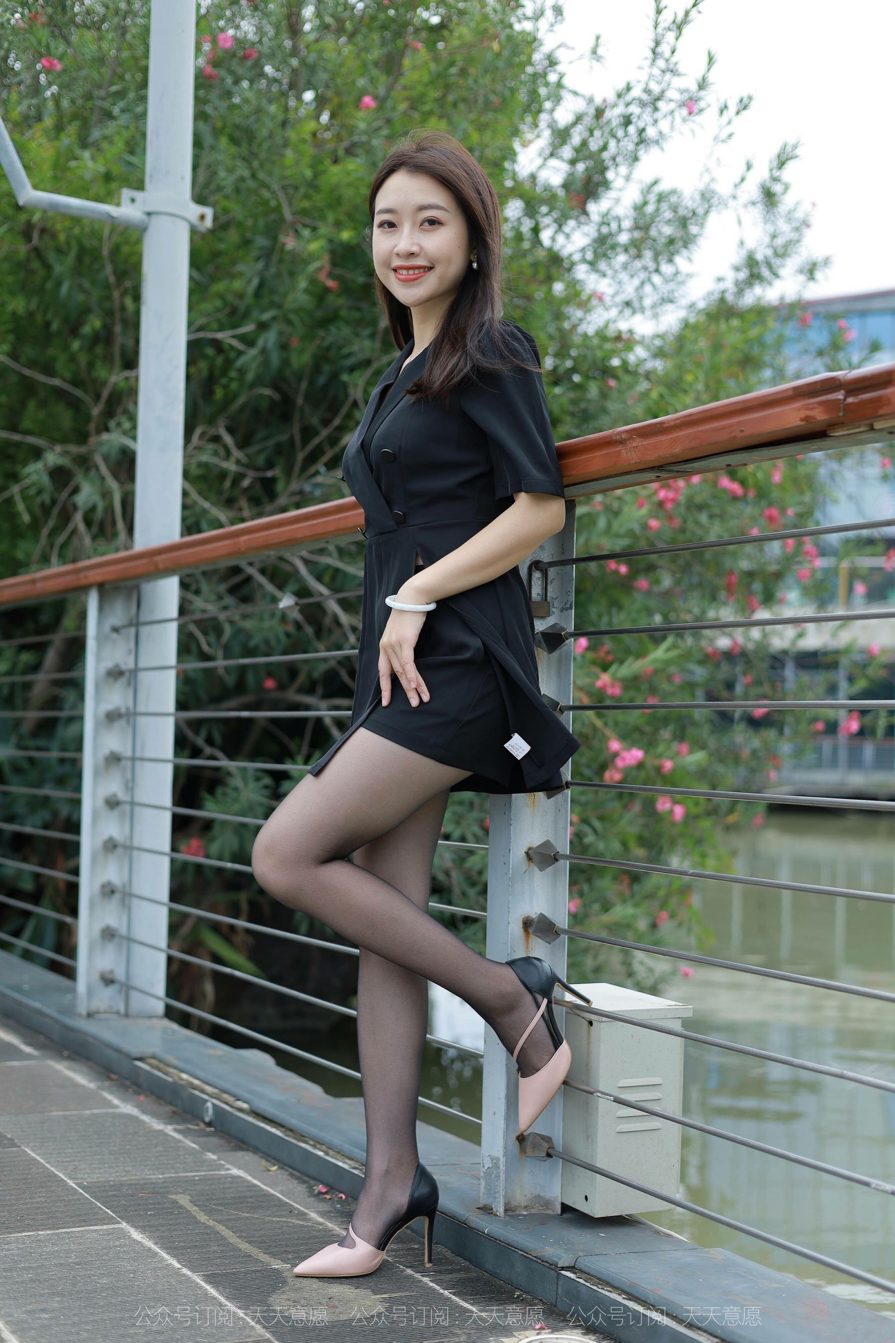 [IESS异思趣向]  模特：小婕《桥上的美女》