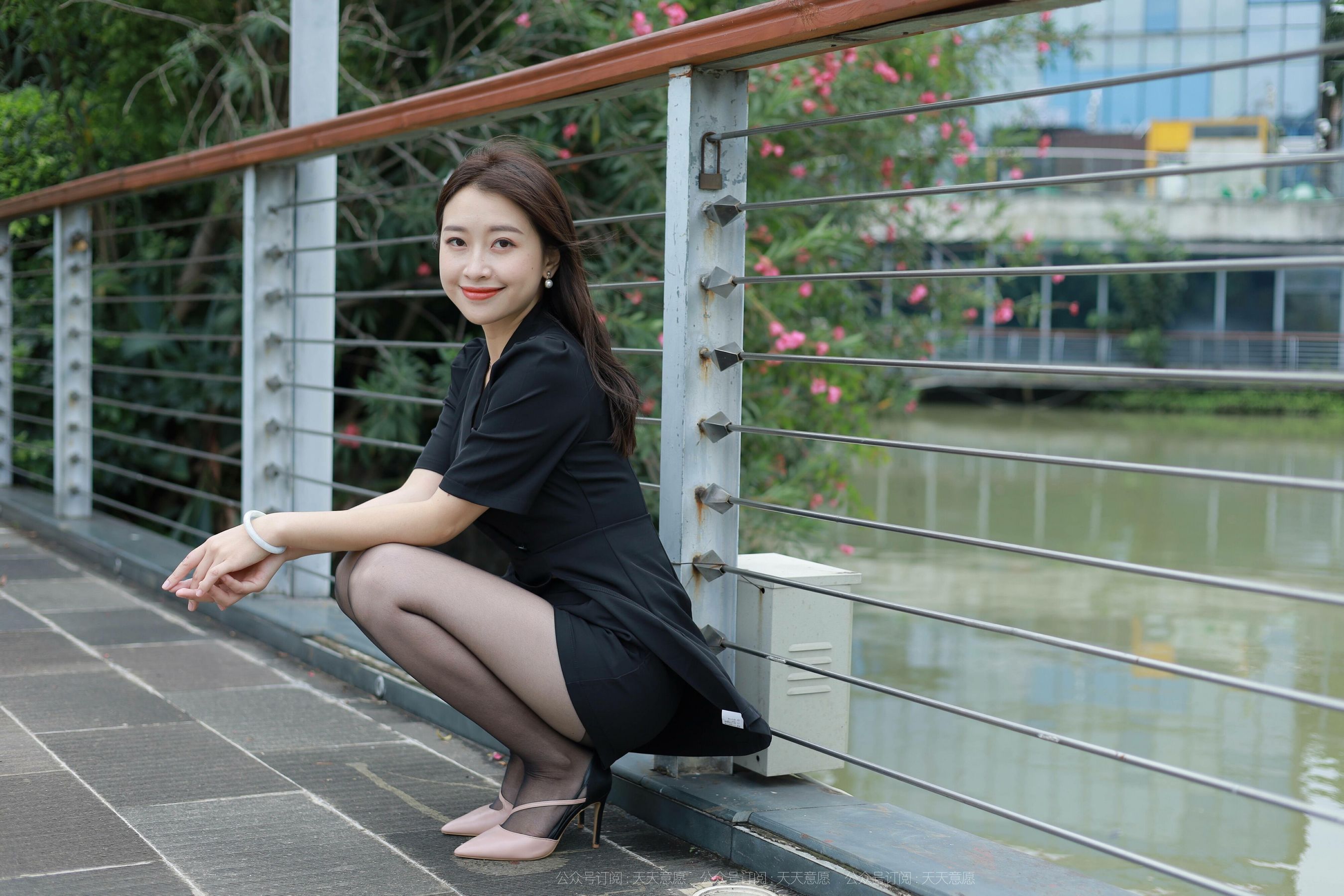 [IESS异思趣向]  模特：小婕《桥上的美女》
