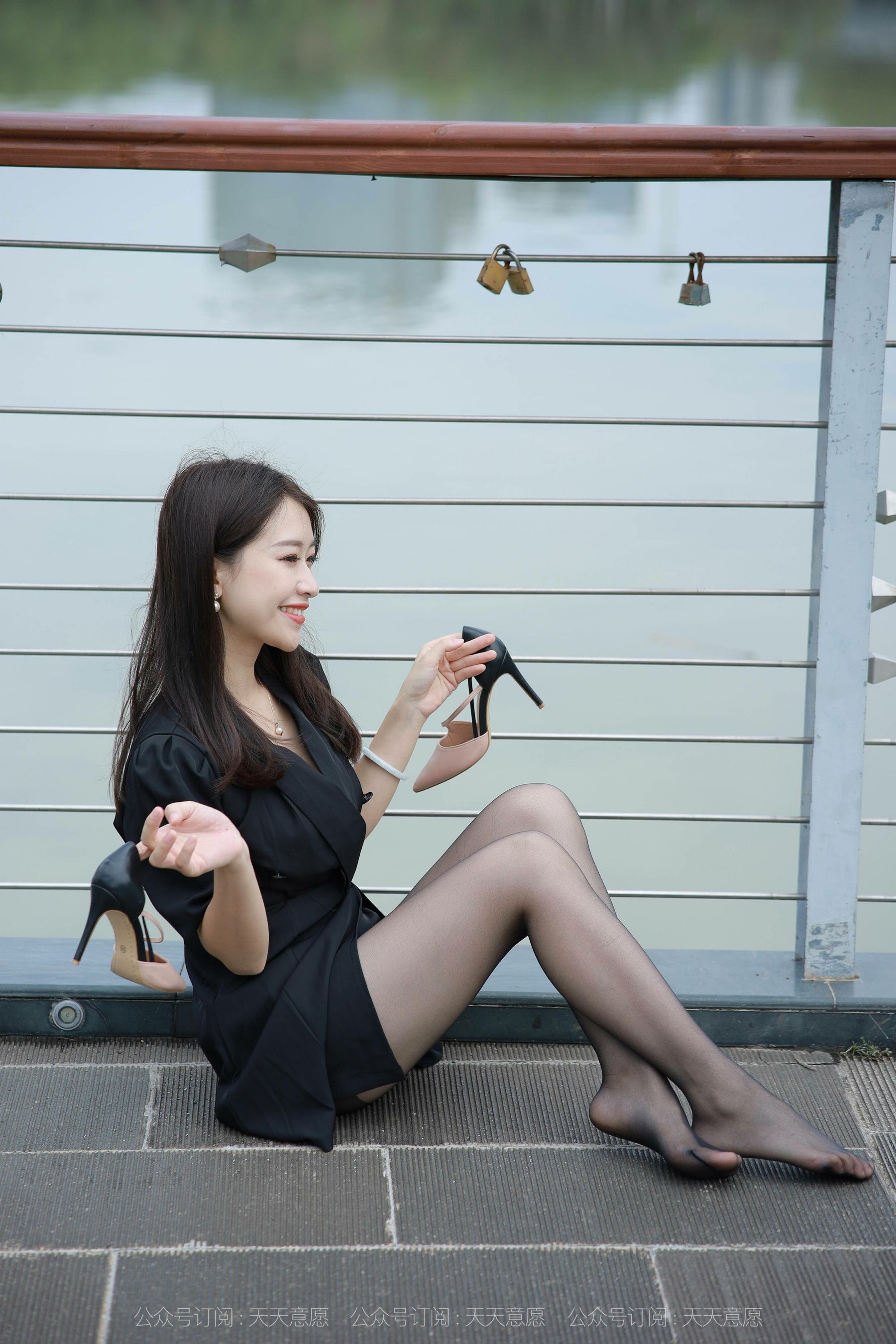 [IESS异思趣向]  模特：小婕《桥上的美女》