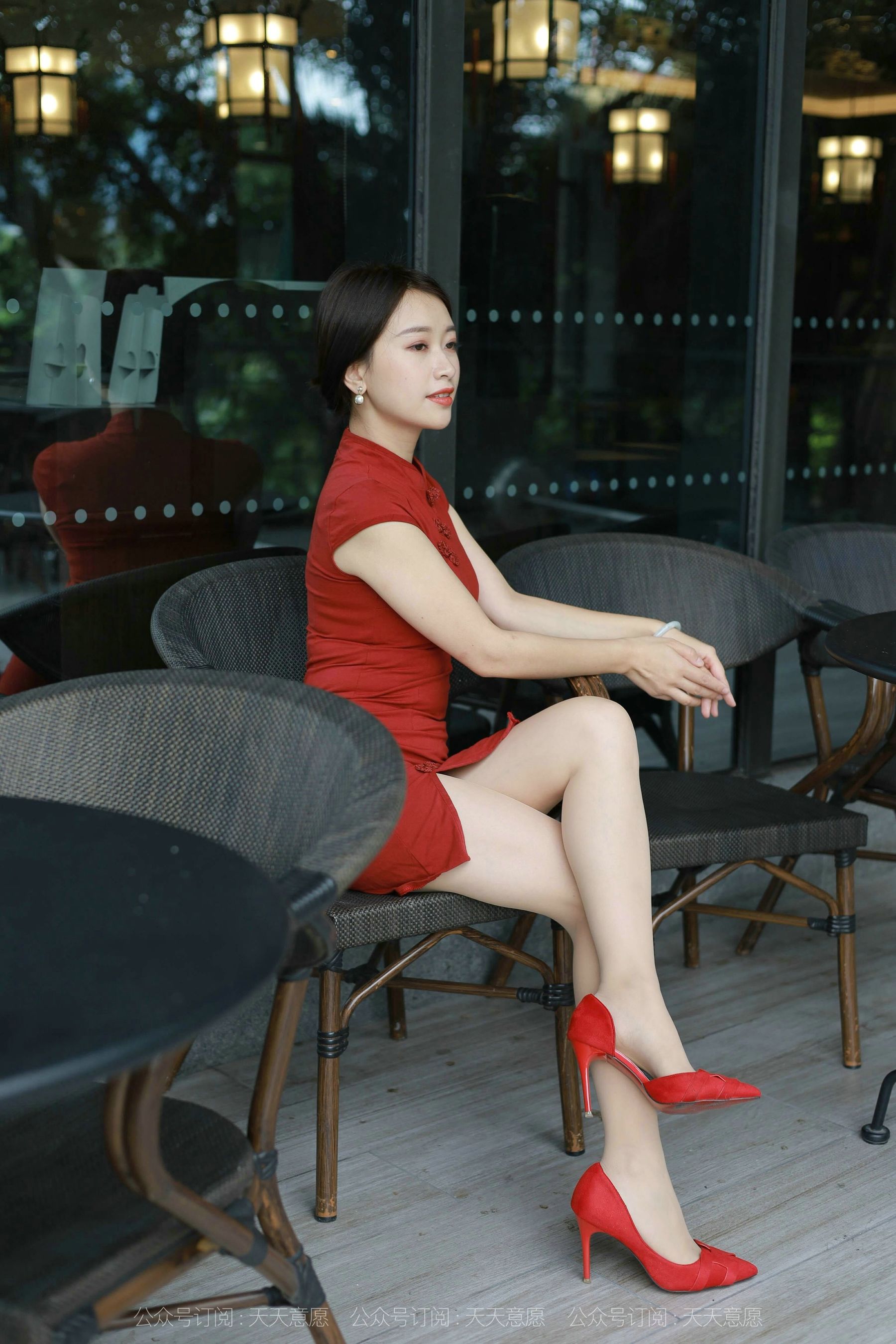 [IESS异思趣向]  模特：小婕《红色旗袍》