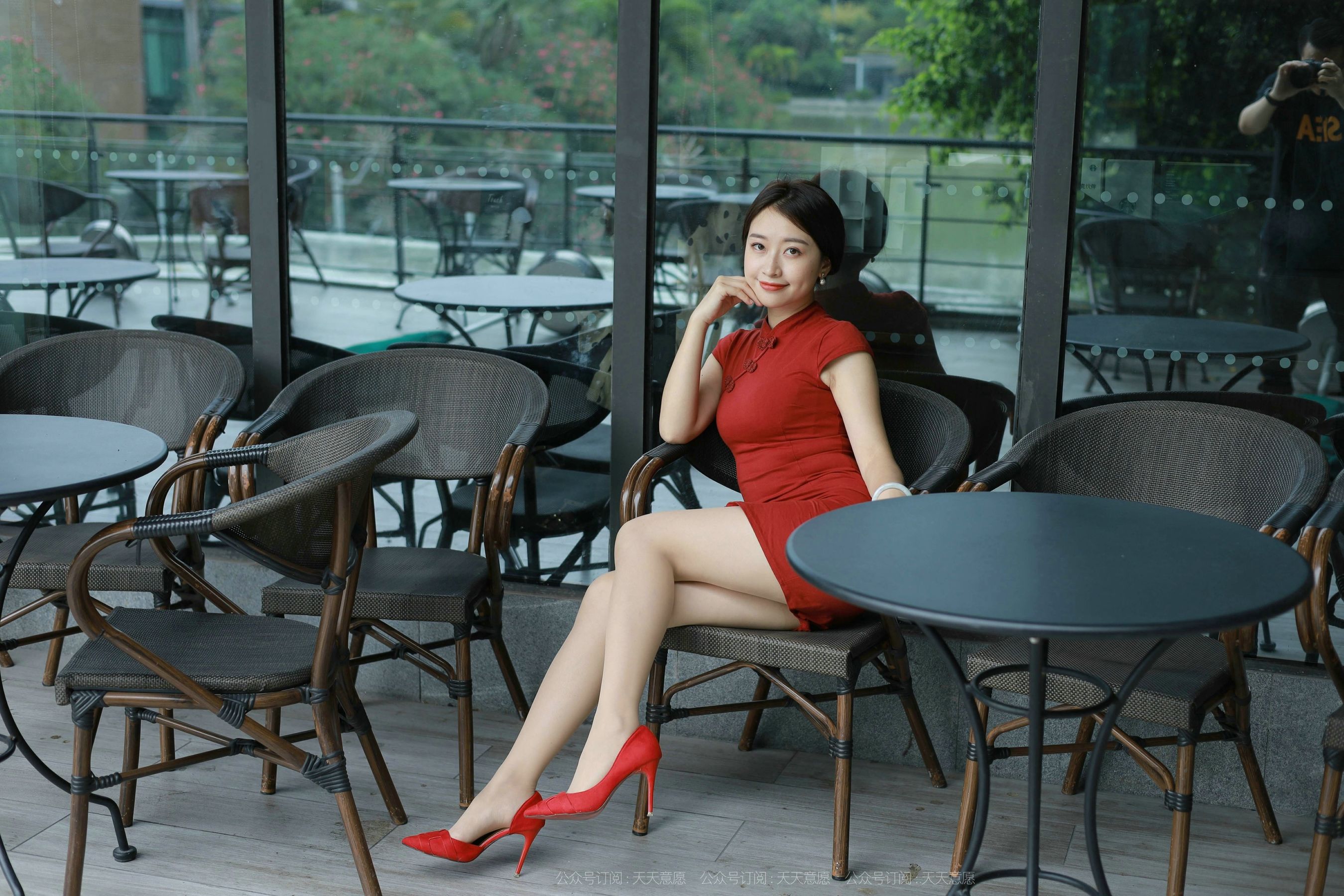 [IESS异思趣向]  模特：小婕《红色旗袍》