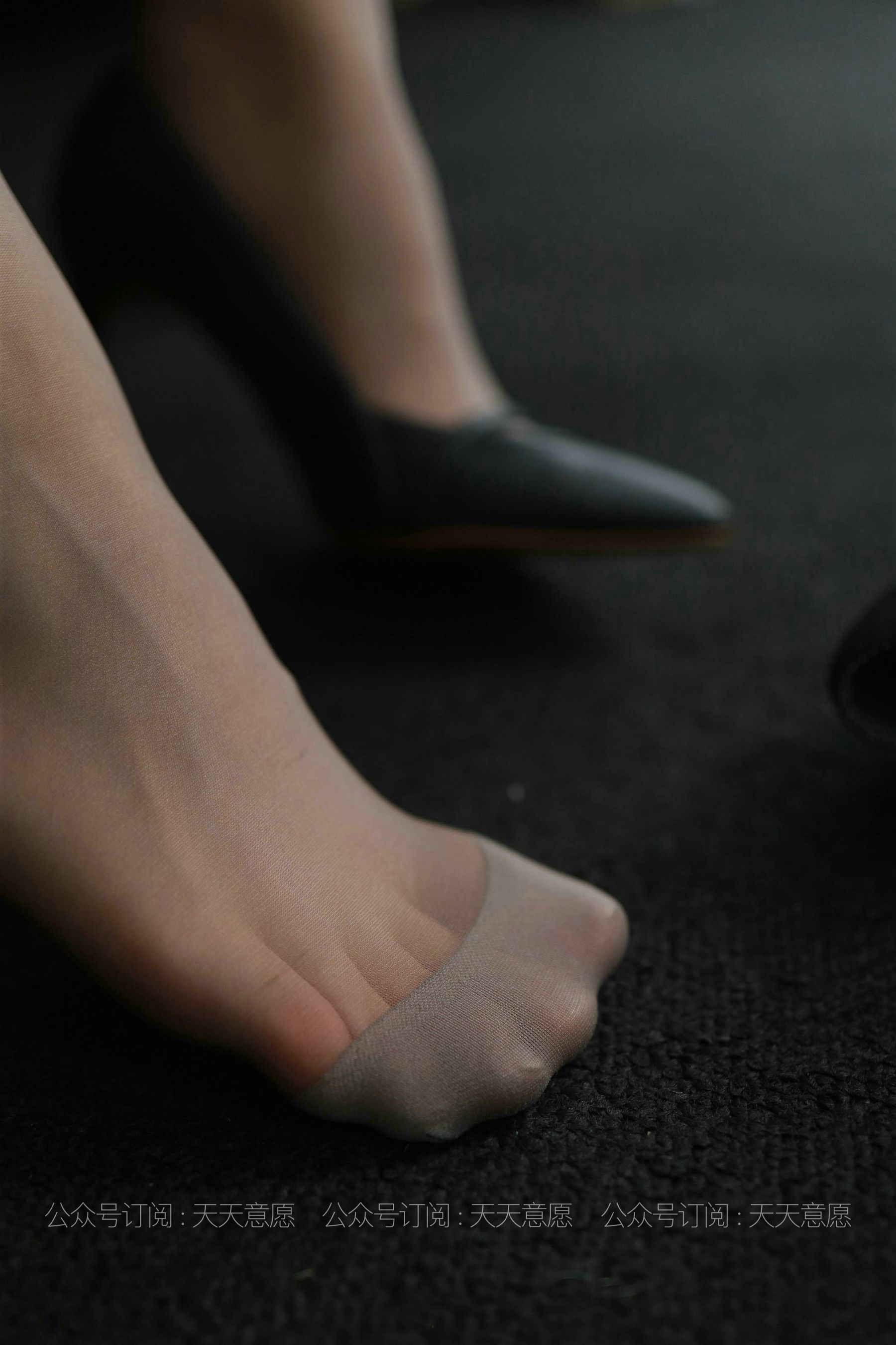 [IESS异思趣向]  模特：小婕《美女开例会》